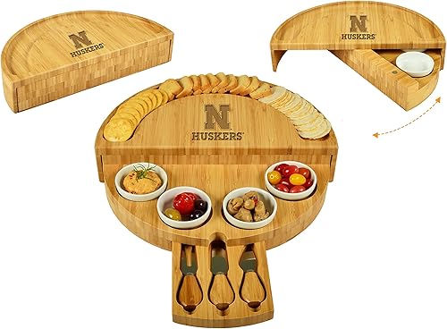 Picnic at Ascot NCAA Nebraska Cornhuskers - Tabla de quesos patentada giratoria de dos niveles con licencia oficial de 16 pulgadas de diámetro