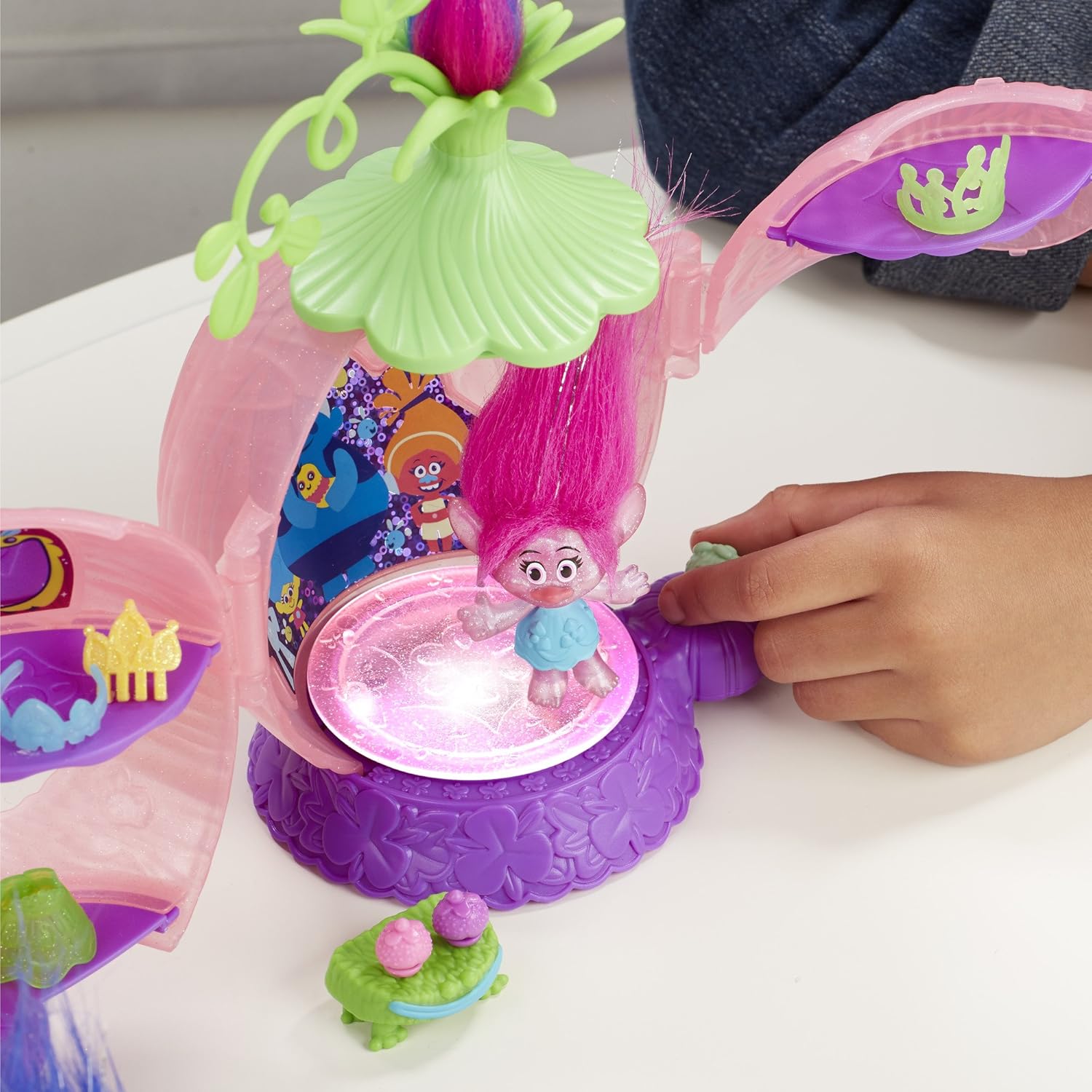 DreamWorks Trolls Poppy's Coronation Pod