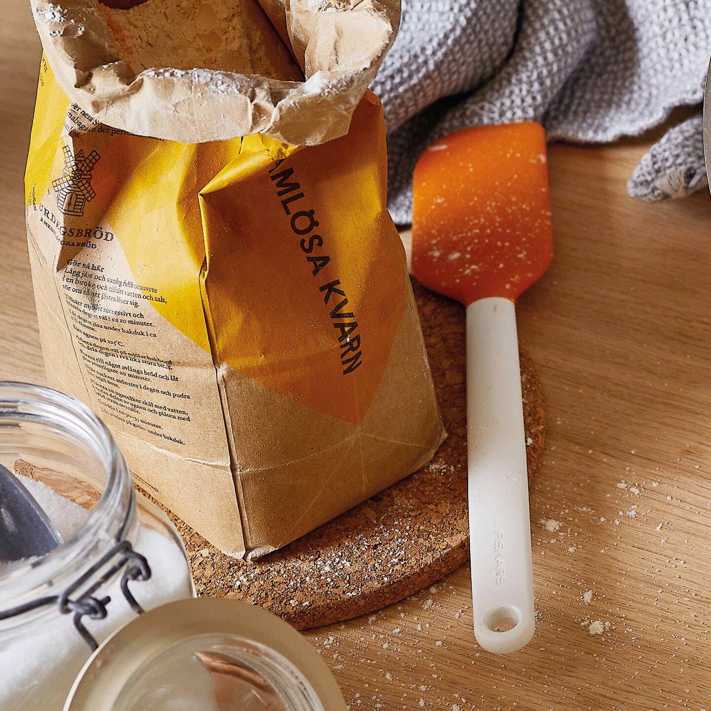 Fiskars FF Dough Scraper 1023615 1