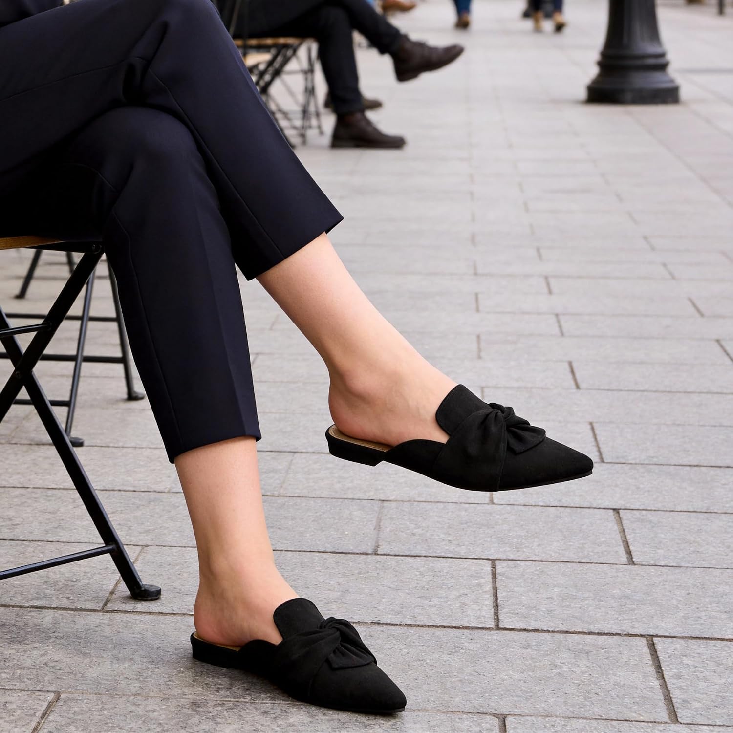 Aomigoct Dress Flat Womens Mules: Elegant Pointed Toe & Bow Suede for Office & Meetings - Lightweight Slip-On for Confidence in All-Day Wear - Ages 28-50