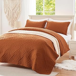 Full Queen Size Burnt Orange Rust Quilt Set - Lightweight 3-Piece 90''x98'' Bedspread Coverlet with Checkered Pattern, Soft Warm Microfiber Bed Cover for All Seasons (1 Quilt, 2 Pillow Shams)