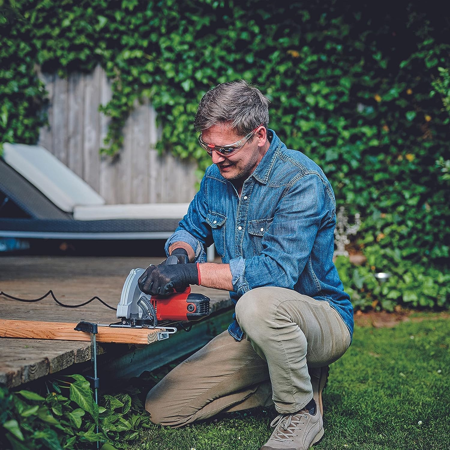 Einhell Handkreissäge TC-CS 1250 (1.250 W, 5.500 min-1, werkzeuglose Einstellung Tiefe/Winkel, Zusatzhandgriff, Spindelarretierung, Spaltkeil, inkl. Hartmetall-Sägeblatt)