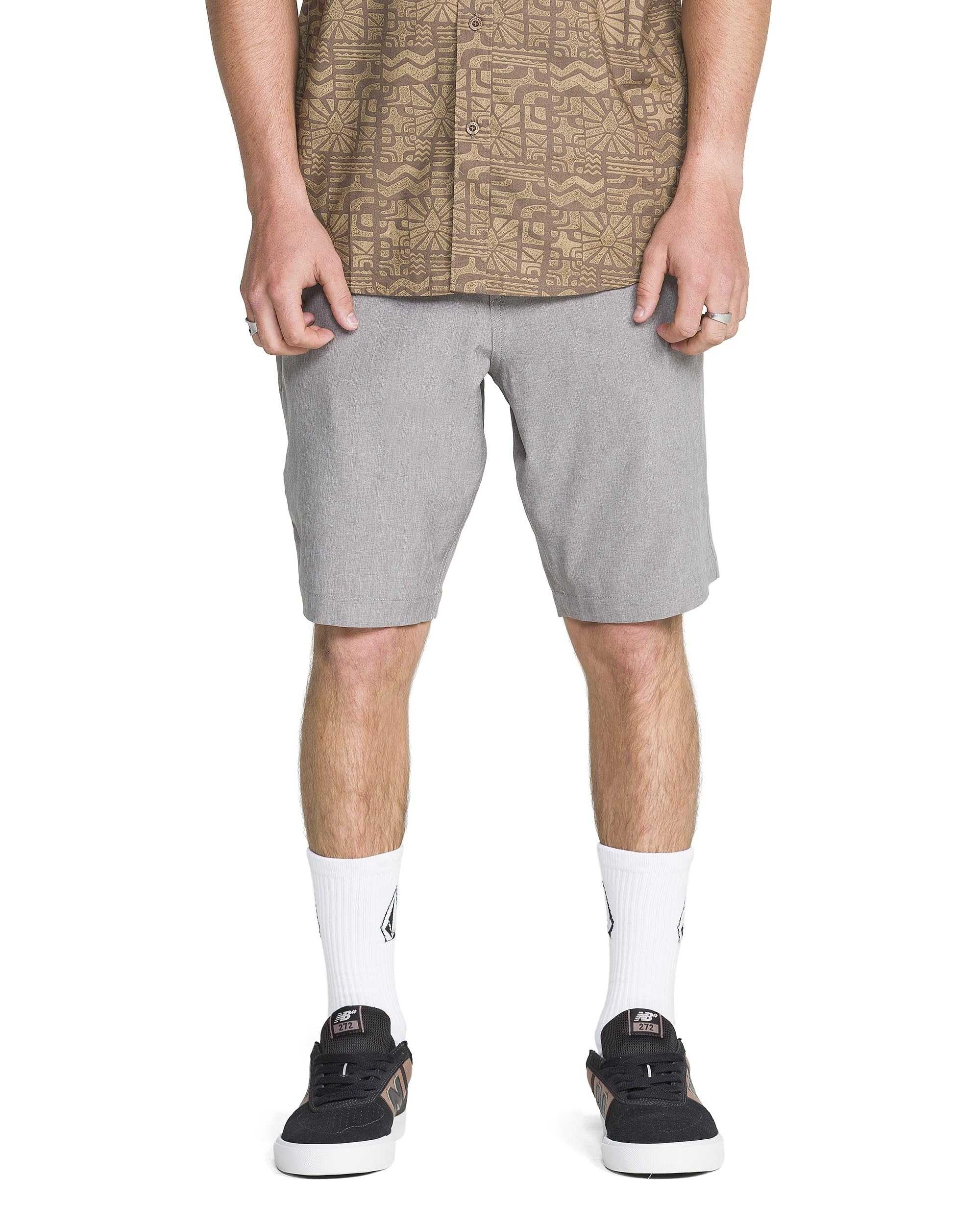 Volcom Men's Heather Grey Kerosene 21" Hybrid Chino Shorts, 34