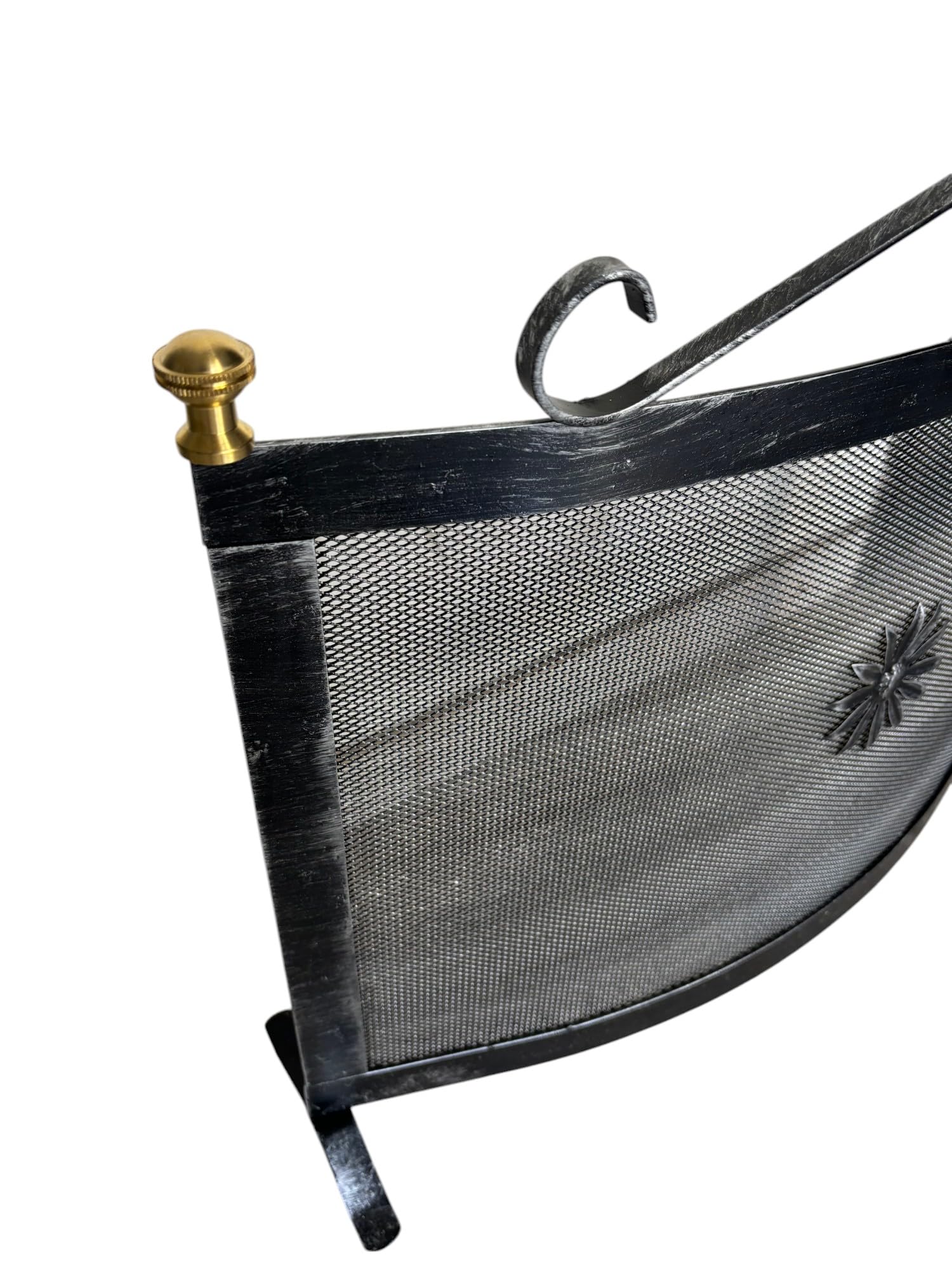 Parascintille per Camino Curvo in Ferro, 60x46 cm,Parafuoco con Pomelli in Ottone Made in Italy