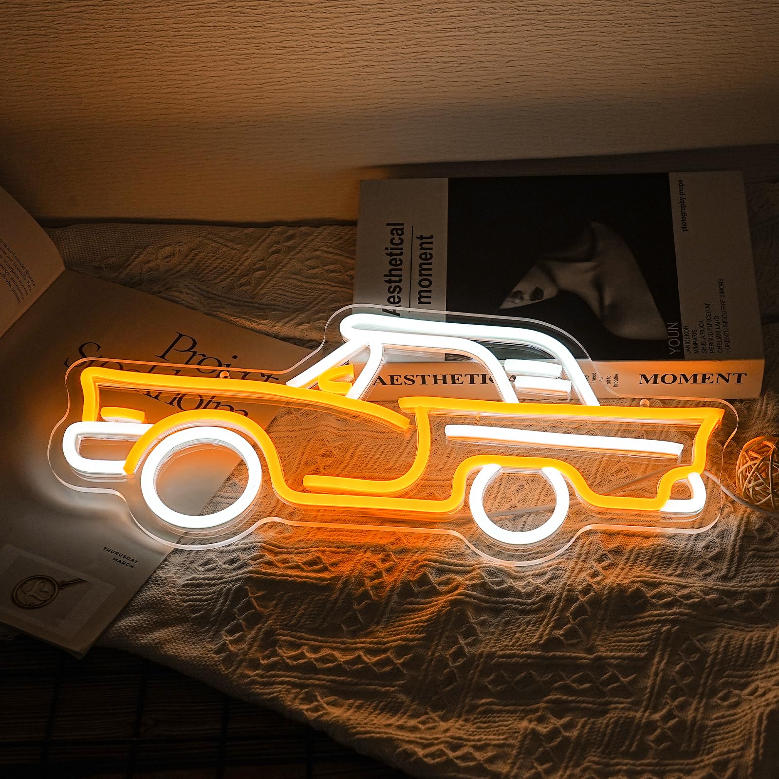 Amazon.co.jp: 車用ネオンサイン 壁装飾 ゴールデンイエロー +