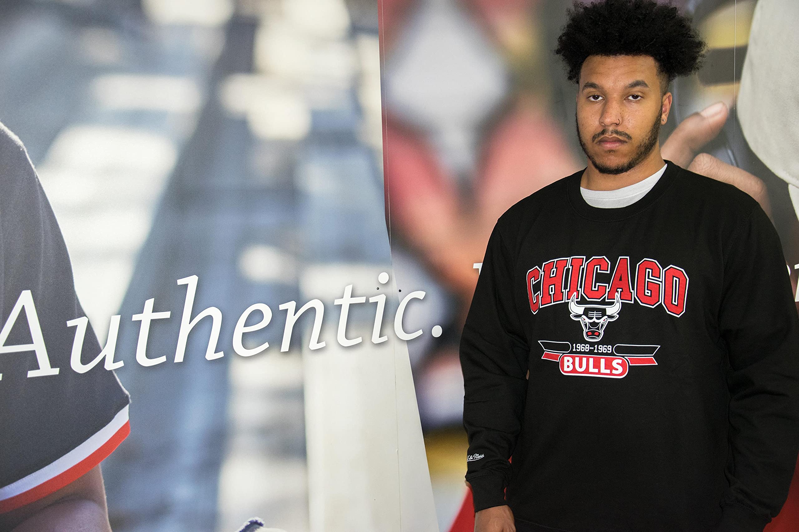Mitchell & Ness Crew - 3 Point Arch - Chicago Bulls, Black