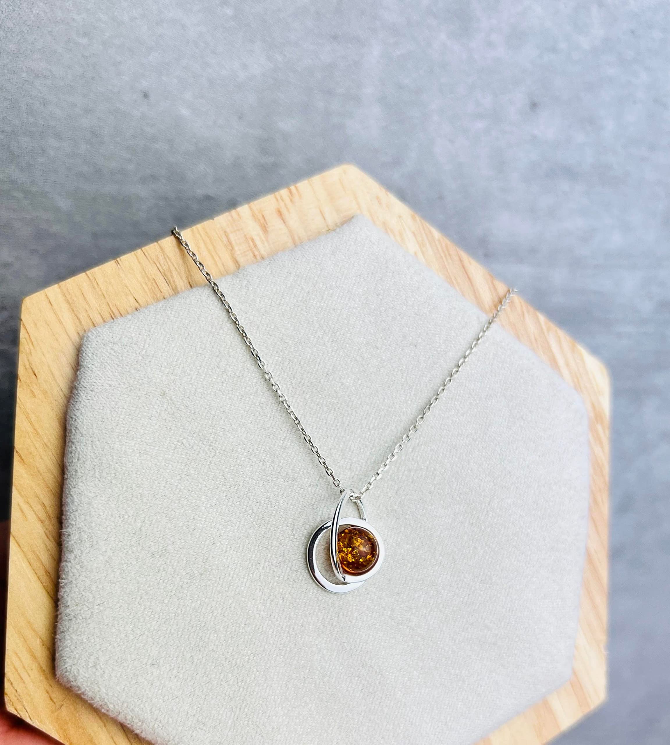 SilverAmber Jewellery GL389 - Colgante moderno de plata de ley 925 y ámbar báltico auténtico, Piedra Plata de ley Plata Resina, Ámbar