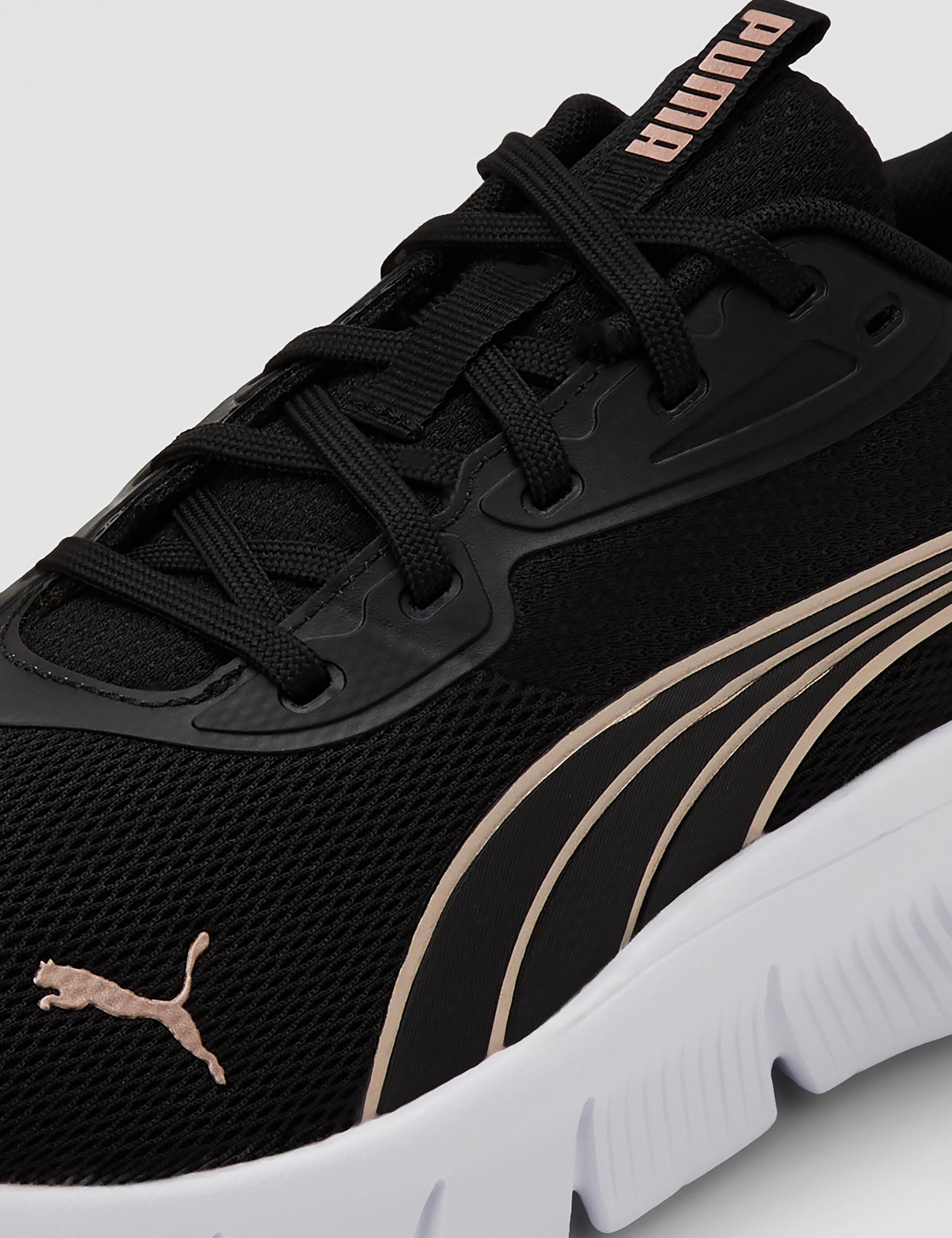 Puma FLEXFOCUS Lite - Tenis Modernos para Correr de Carretera Unisex, Negro, Blanco y Oro Rosa, Talla 10 de Reino Unido