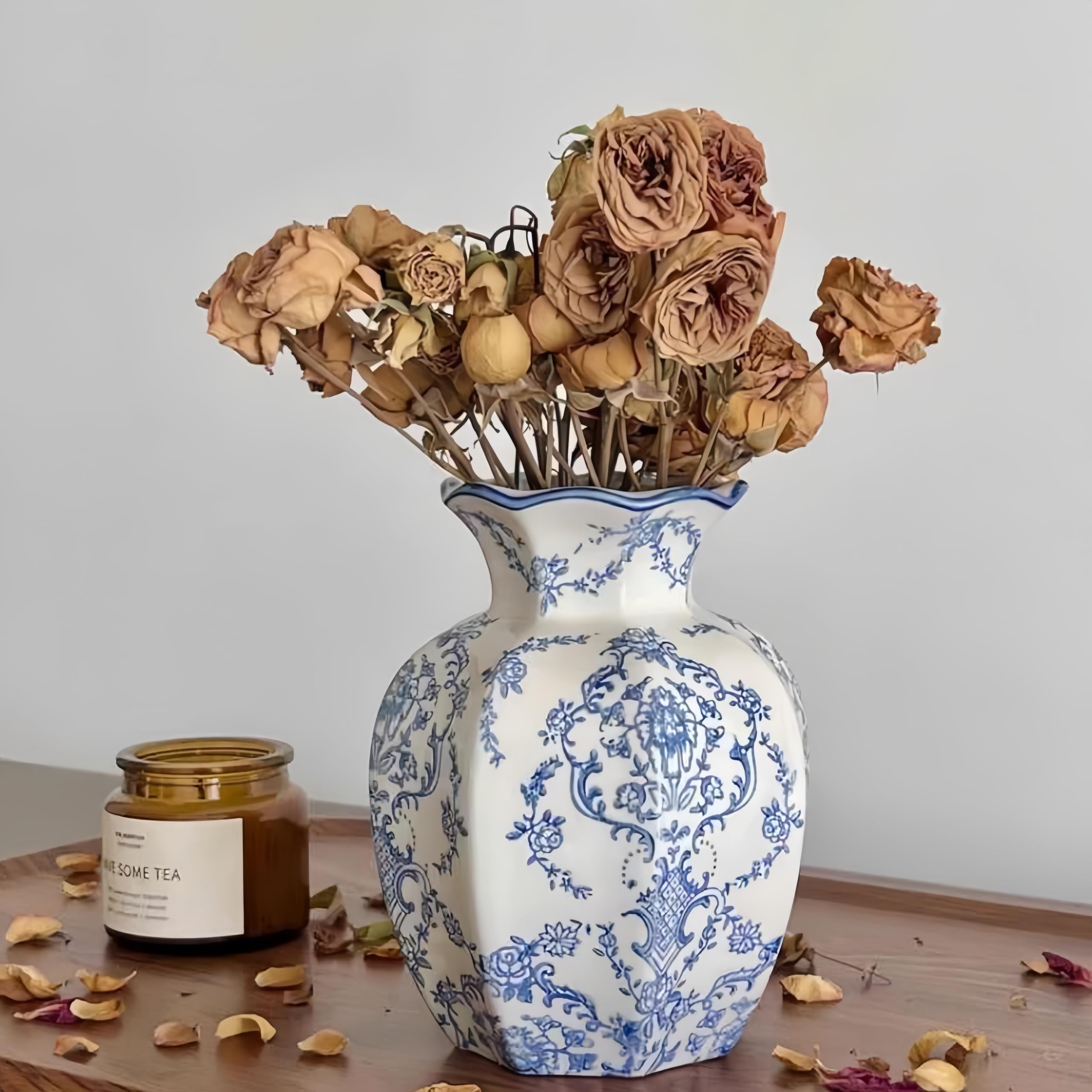 Vase en céramique vintage au design artisanal pour décoration intérieure raffinée
