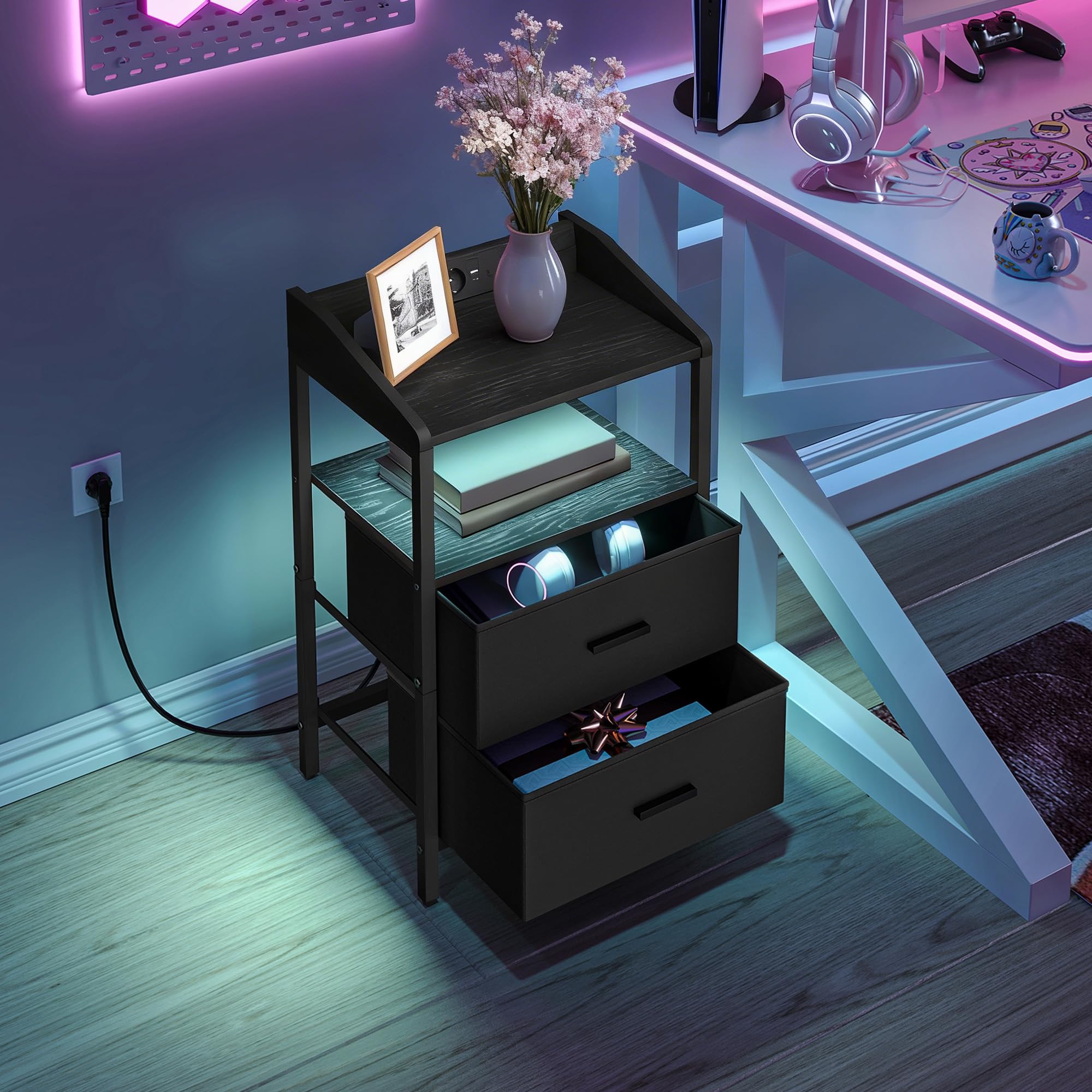 Hzuaneri Comodini con Luci LED e Stazione di Ricarica, Tavolino Moderno con Porte USB e Prese di Corrente, Comodini con Ripiano Aperto per Camera da Letto, Soggiorno, Nero NS36104B