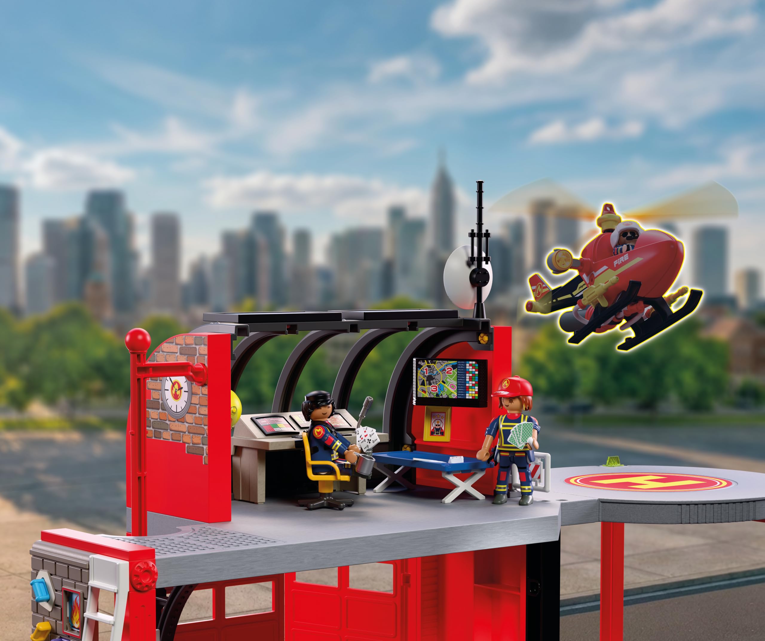 PLAYMOBIL | City Action | Grande stazione dei pompieri | Stazione multilivello con centrale operativa, palo scivolo, area di addestramento e molti accessori | Per bambini da 4 anni | 72191