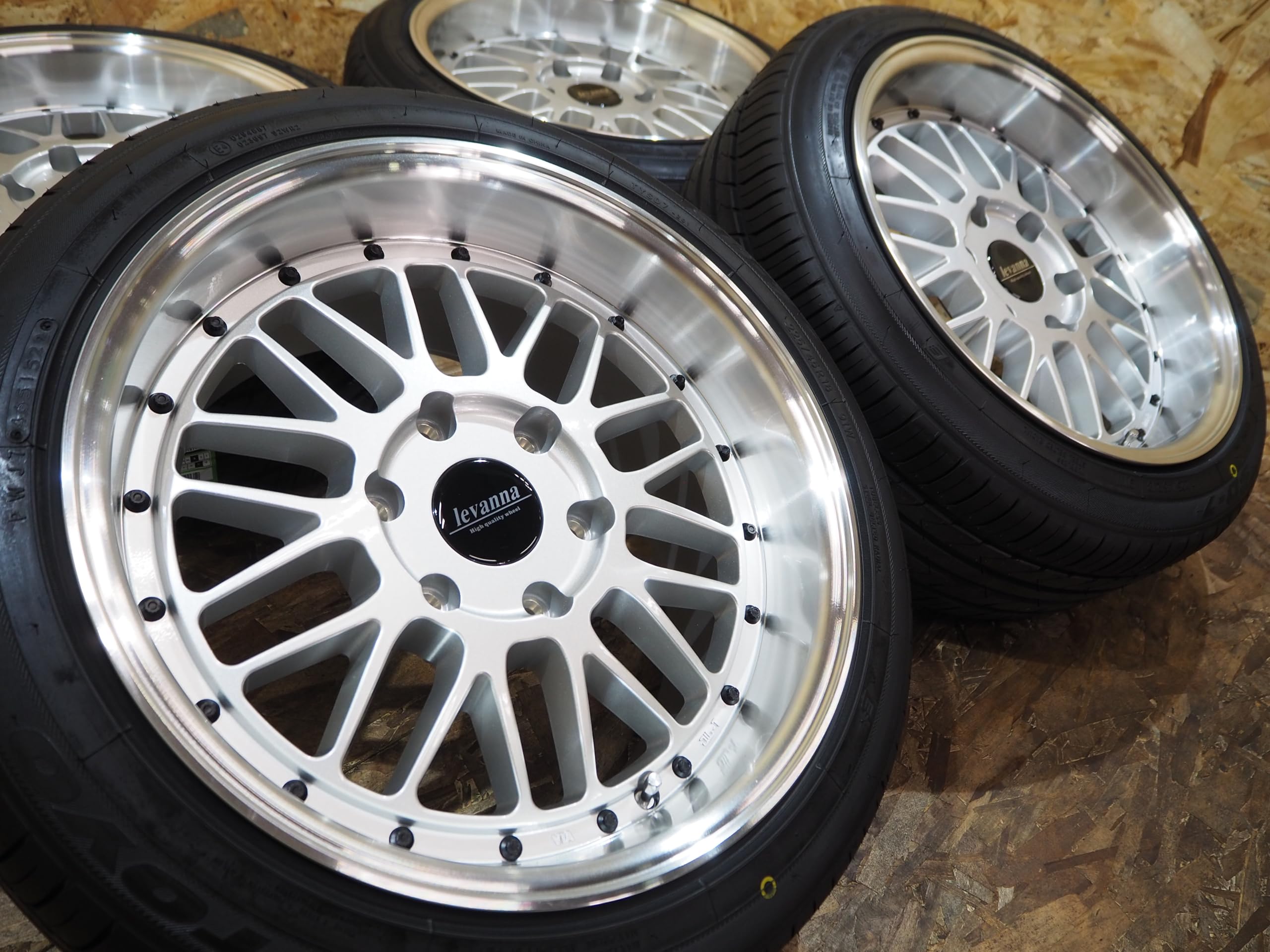 Amazon.co.jp: タイヤ付き levanna V10 LTH レヴァンナ エルティー