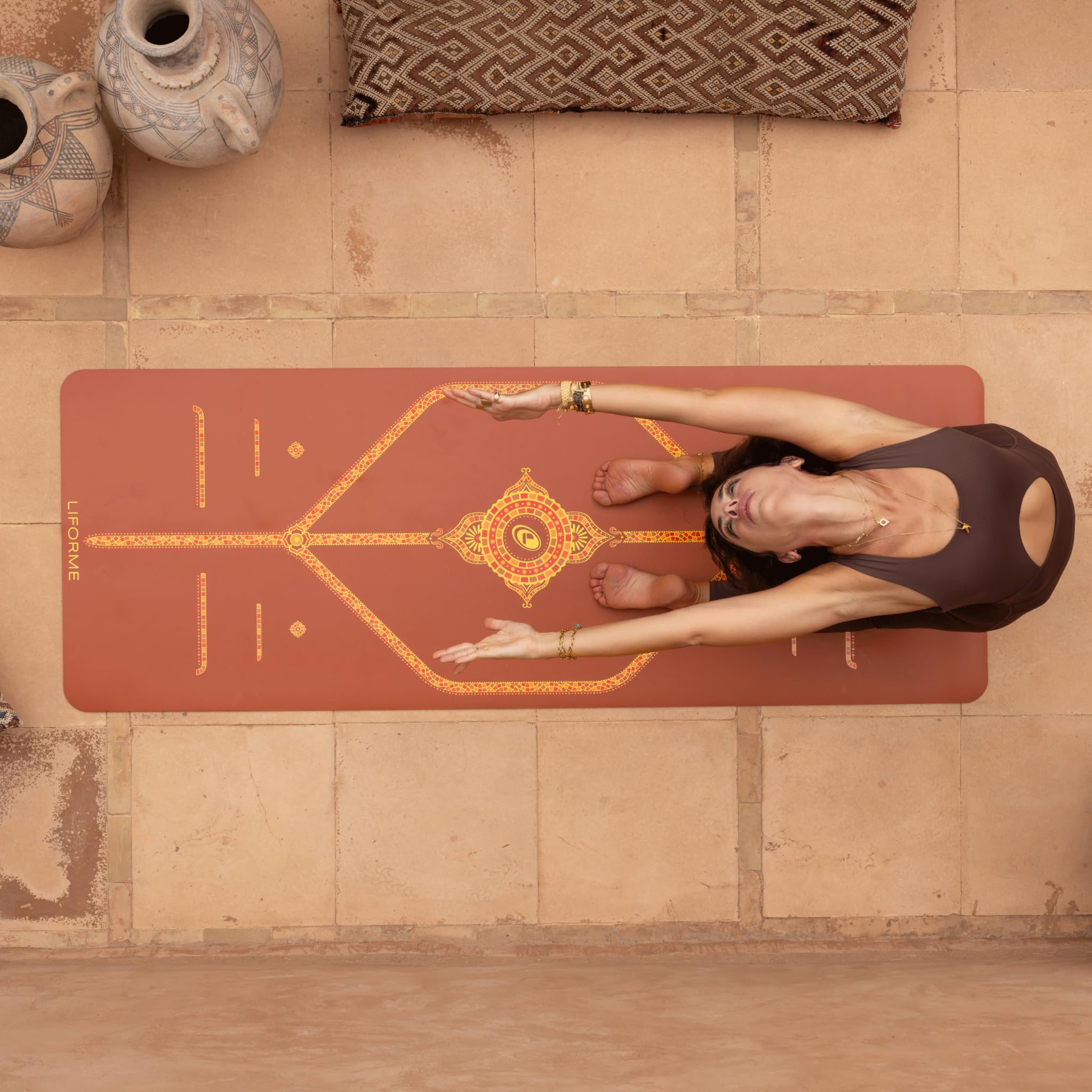 Liforme Esterilla de Yoga Estampada - Diseño de Alineación Patentado | Agarre Superior, Ecológica, No Tóxica, Resistente al Sudor, extra larga, extra ancha, 4,2 mm de grosor, Incluye Bolsa de Yoga