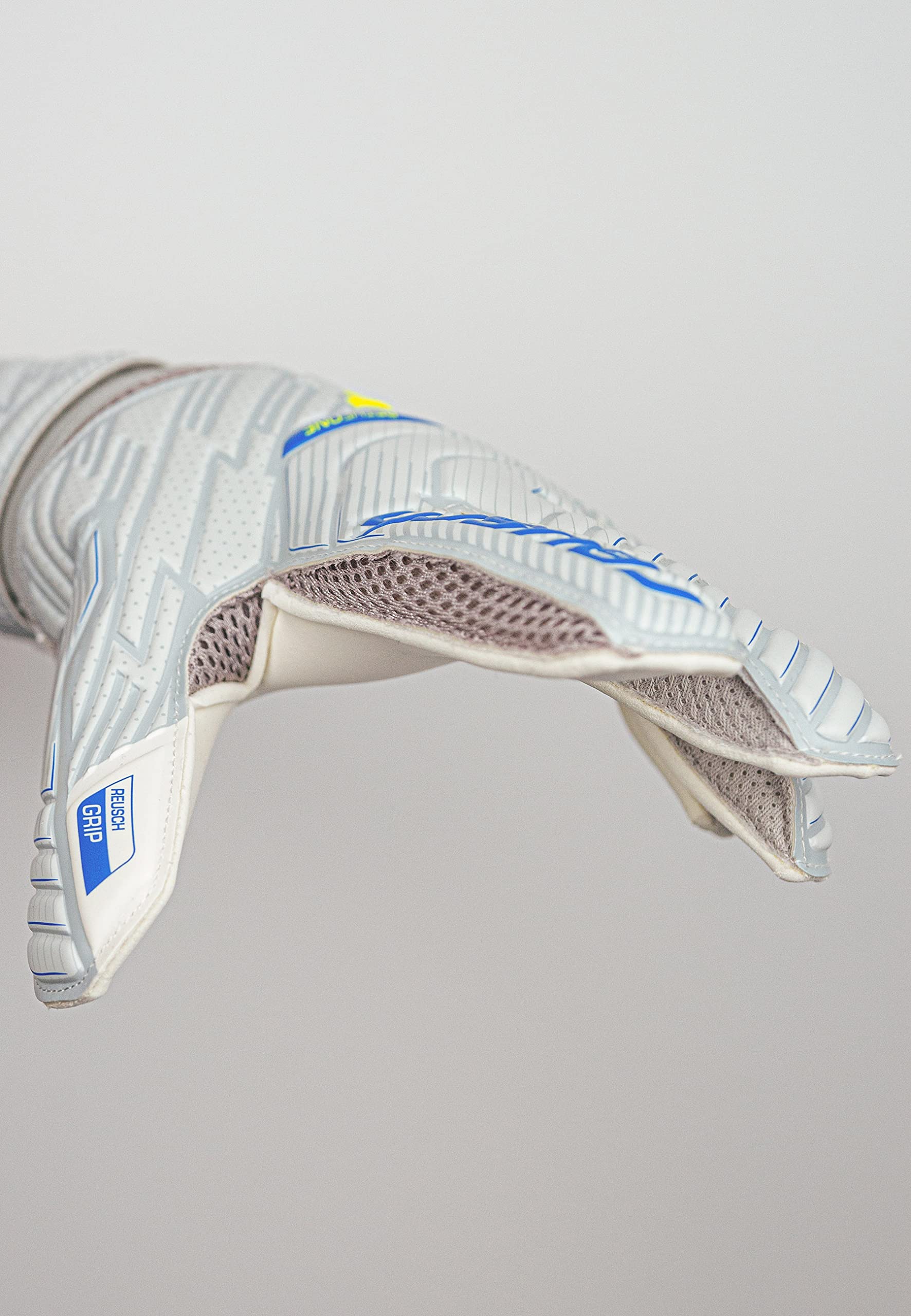 Reusch Guantes de Portero Unisex para Hombre con Costura Exterior y Revestimiento de Agarre, adecuados para Todas Las Superficies de Campo de Juego, Guantes de fútbol para Adultos