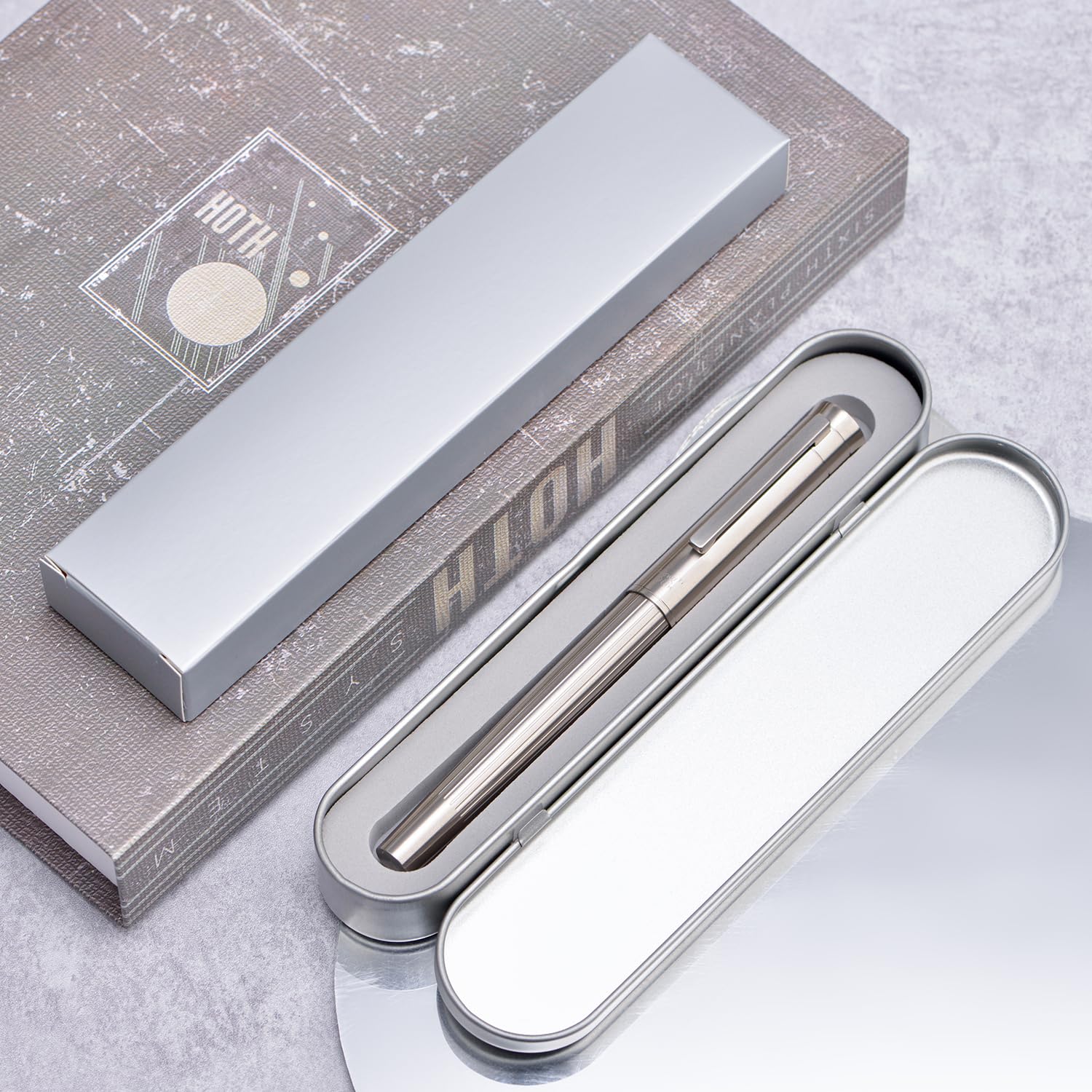 Hongdian T1 Titanium vulpen, Iridium extra fijne zachte penpunt, Chinese knoop snijwerk met converter en metalen doos set Hongdian T1 Titanium vulpen, Iridium extra fijne zachte penpunt, Chinese knoop snijwerk met converter en metalen doos set