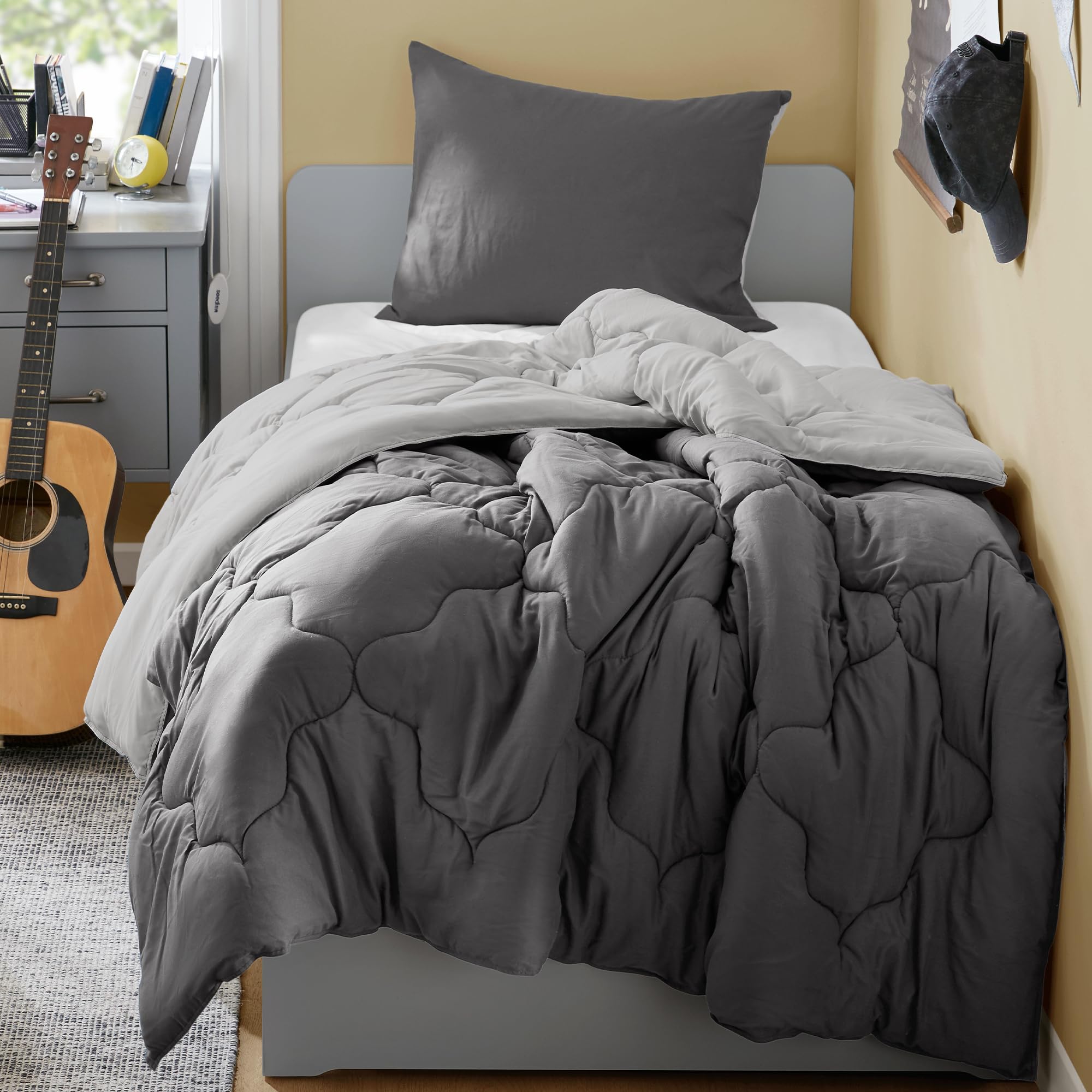 Comfort Spaces Comforter Set Vibrant Reversible Comforters Twin Size Quilted Bedding Set, All Season Lightweight Bedding, Soft Microfiber Comforter, Vixie, Grey/Light Grey Twin/Twin XL 2 Piece