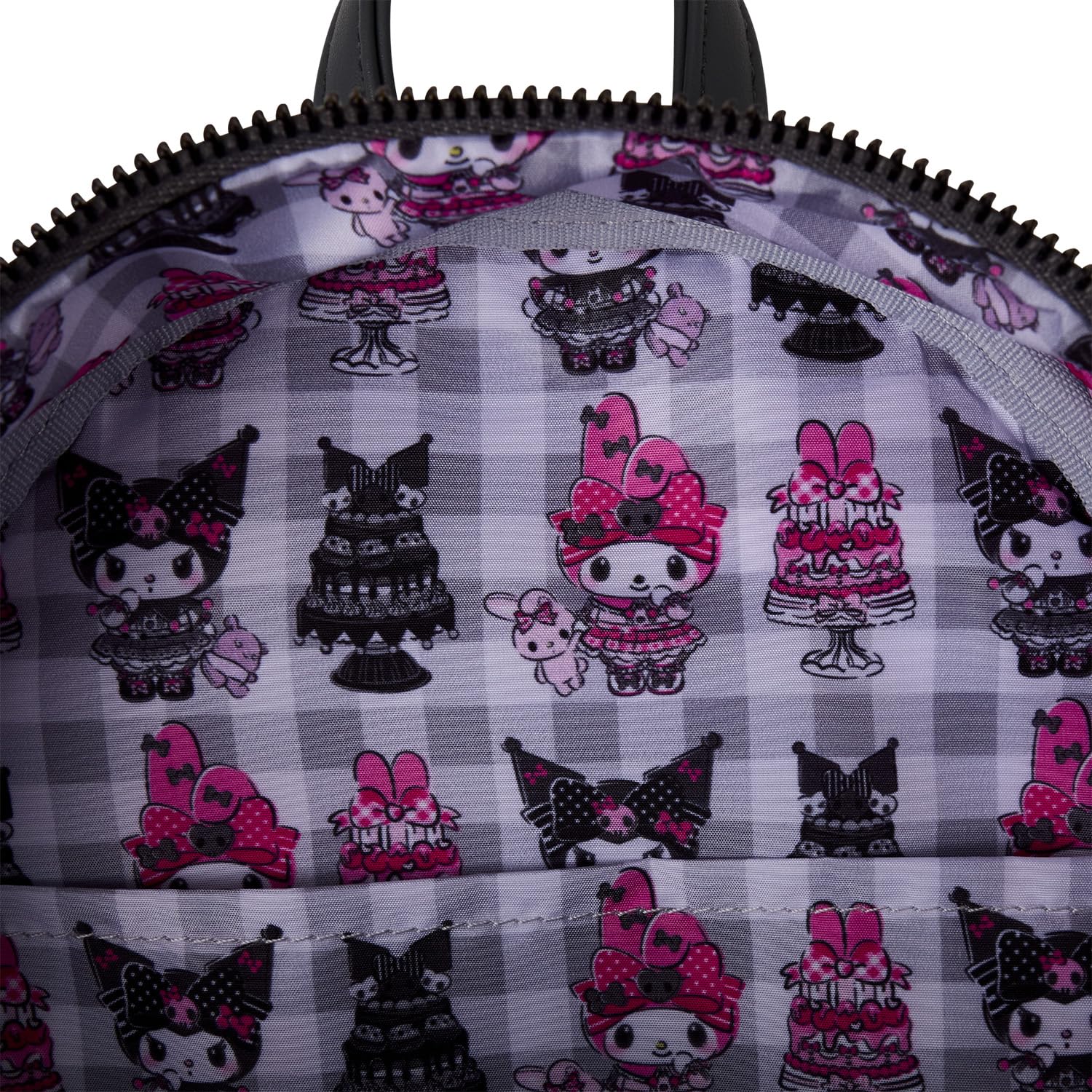 Loungefly限定 マイメロ クロミ ケーキ ミニリュック サンリオ Amazon.com: Loungefly Sanrio My Melody and Kuromi Mini Backpack
