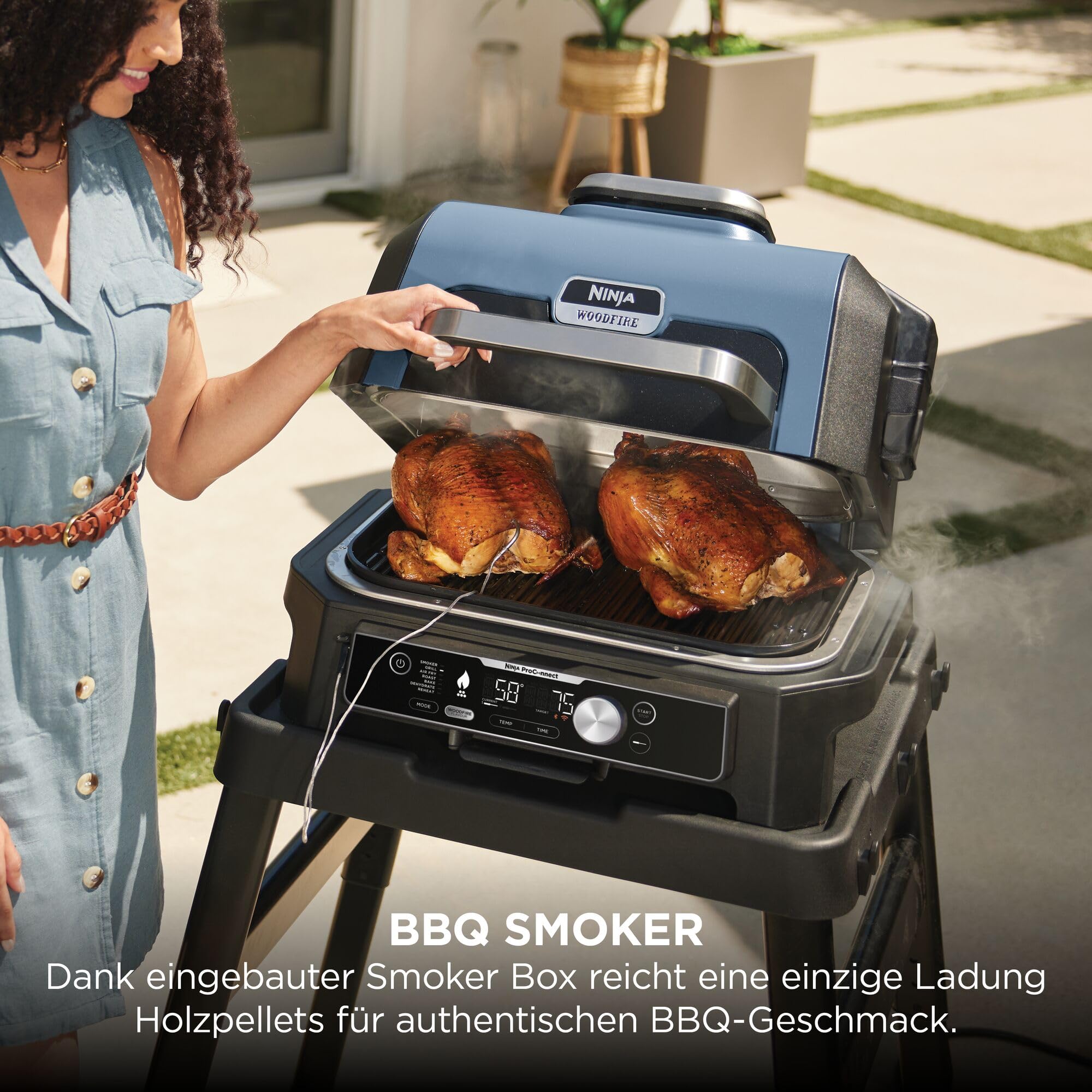 Ninja Woodfire Pro Connect XL Elektrischer BBQ Smoker Grill, App-Steuerung, digitaler Temperaturfühler, Rippenrost, Deckel, großer 7-in-1 Outdoor Grill & Heißluftfritteuse, blau & schwarz OG901EUAMZ