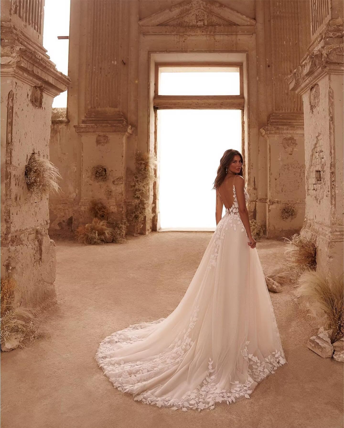 HUINI Lange Strand Hochzeitskleider für die Braut V-Ausschnitt Spitze Applikationen Tüll Brautkleider mit Schleppe