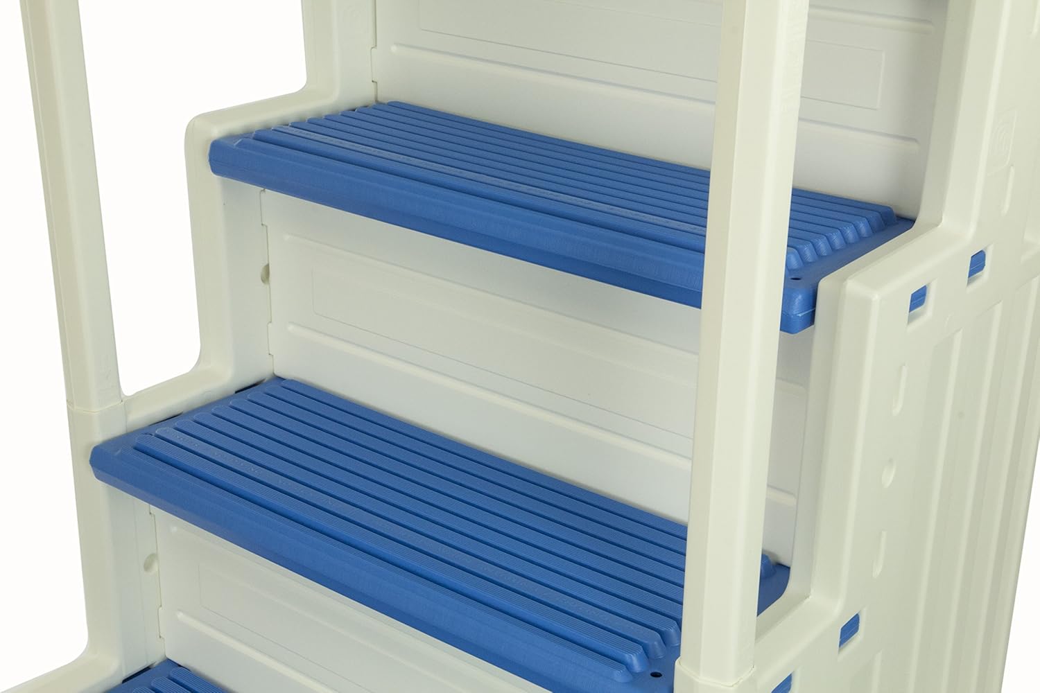 Best Heavy Duty Pool Ladder Reviewed in 2023