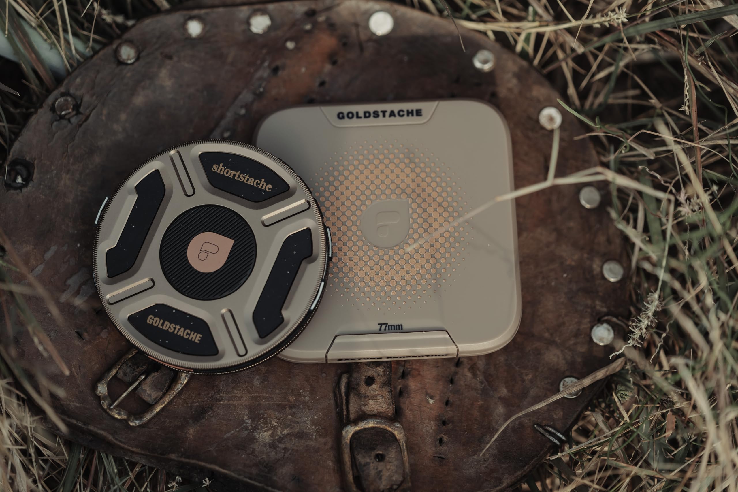 PolarPro - Goldstache - Filtre pour Appareil Photo - Subtle Gold Mist - Polariseur Circulaire - 82 mm - Shortstache Edition
