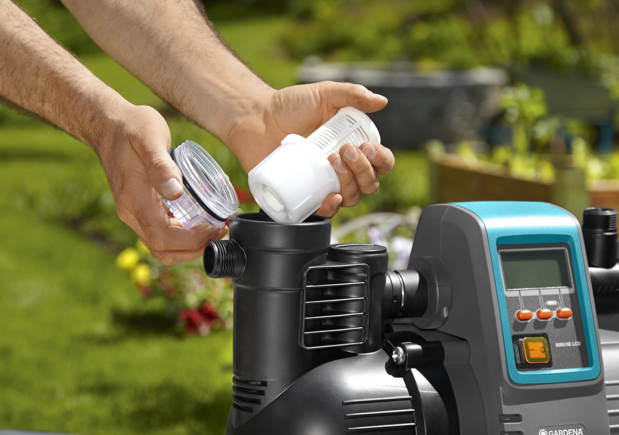 Gardena Comfort Hauswasserautomat 5000/5E LCD: Hauswasserpumpe mit LC-Display, energiesparend, Fördermenge 5000 l/h, 1300W Motor mit Thermoschutzschalter, Trockenlaufsicherung (1759-20)