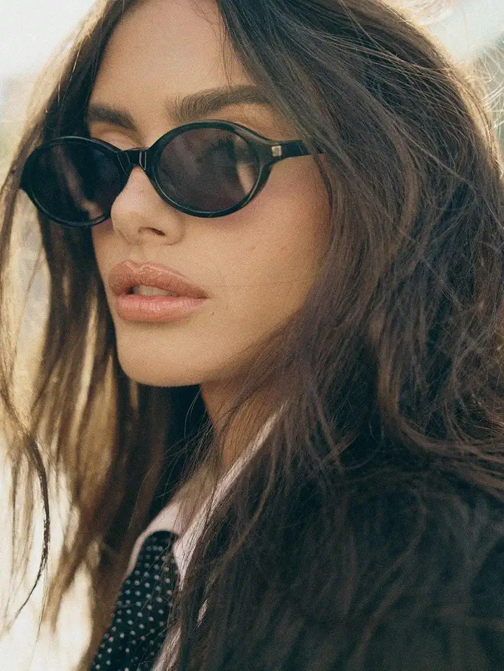 1 Pair of Women's Black Oval PC Frame Retro Solid Color Small Frame Street Fashion Style Sunglasses