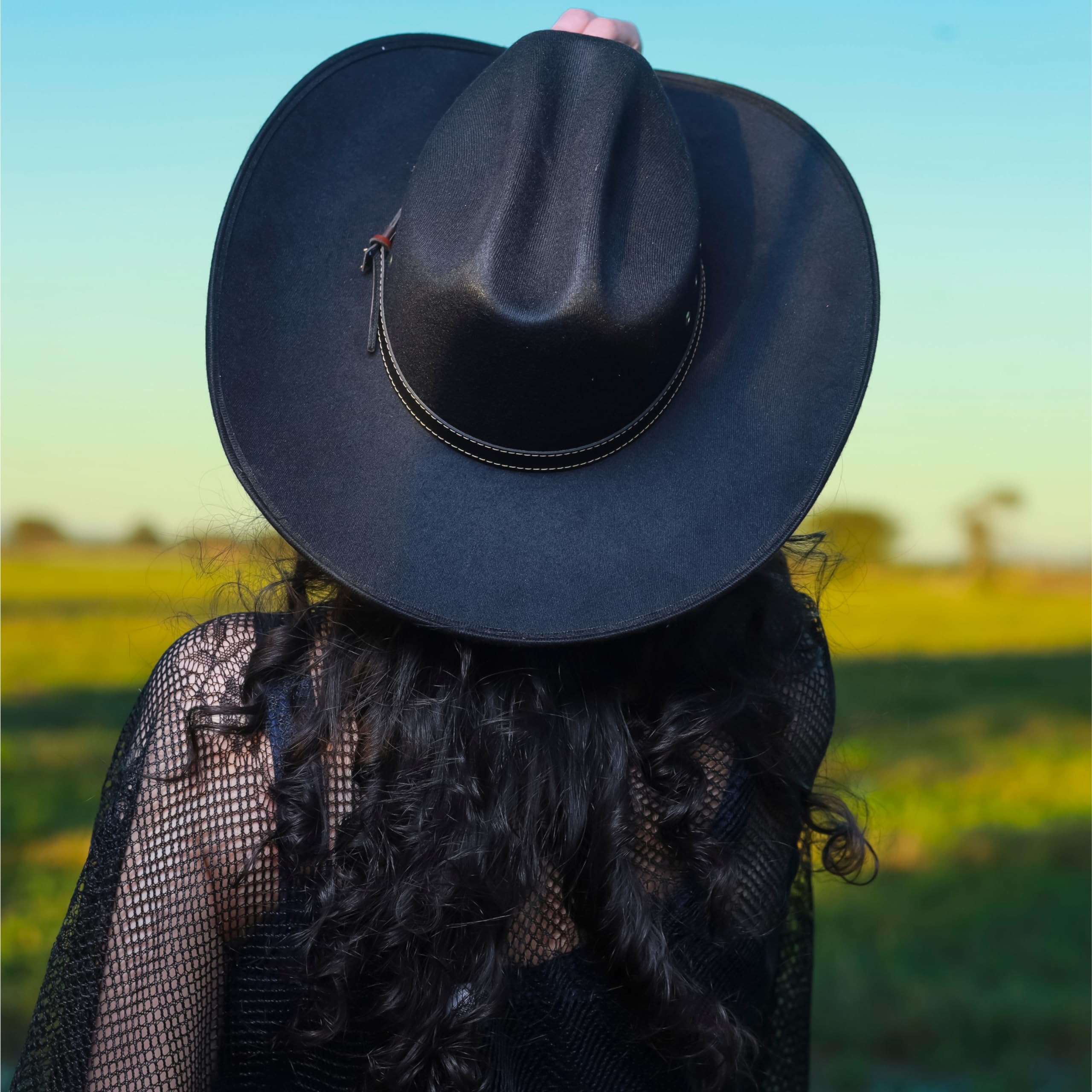 Sombrero de vaquero y vaquera del oeste