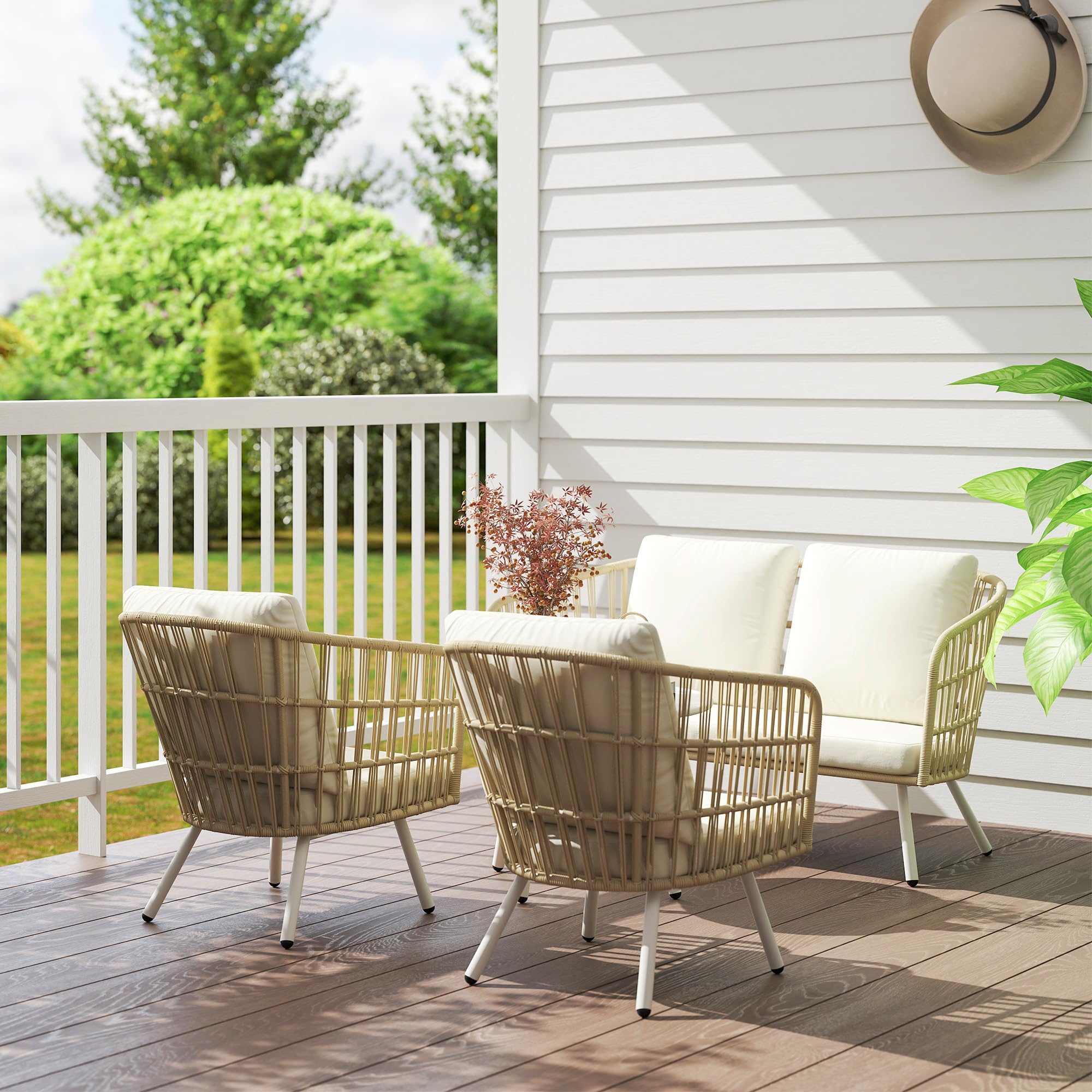 Outsunny Conjunto de Jardín Exterior de Ratán Sintético de 4 Piezas Muebles de Jardín Exterior con Sofá de 2 Plazas 2 Sillones 1 Mesa de Centro de Metal con Cojines Crema y Natural