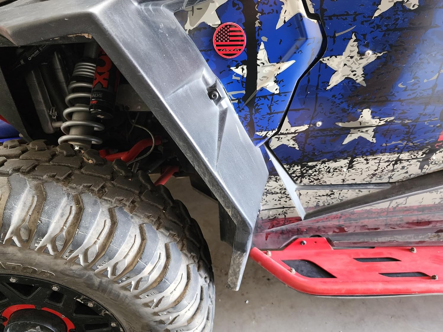 Muzzys (Set of Two) 4x4 Metal 3D American Flag Emblems 2.4" Red and Black Round USA Fender Badge Fits Jeep Wrangler Grand Cherokee Liberty Trail Rated USA YJ TJ JK JL FJ RZR Can Am Stick On Patriotic