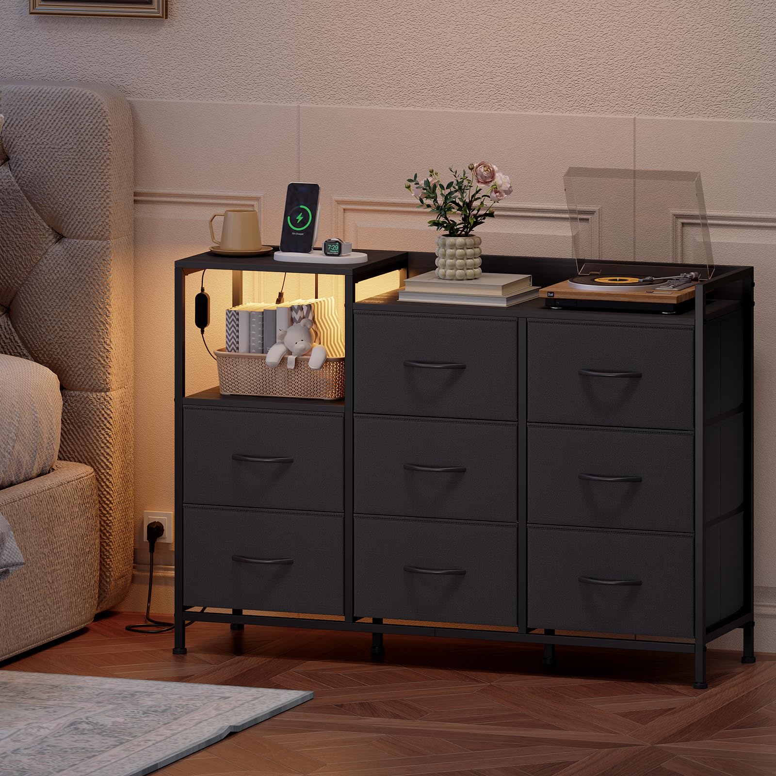 Somdot Commode Chambre Connectée, Commode LED par APP ou Button avec Station de Charge, Meuble de Rangement en Tissu, Dortoir, Salon, Entrée, 8 Tiroirs, Noir