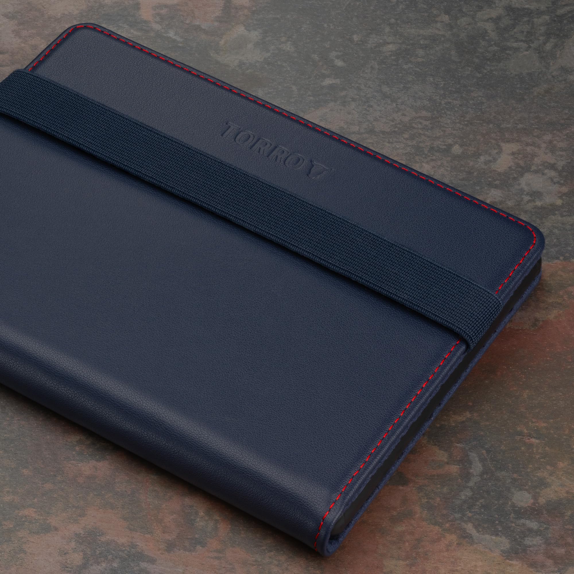 TORRO Hülle kompatibel mit Kindle Paperwhite/Paperwhite Signature Edition (6,8”– 11. Generation, 2021) – Premium-Lederhülle kompatibel mit Kindle Paperwhite mit Wake/Sleep-Funktion (Marineblau)