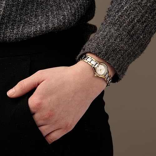 Miniatura 5 de Anne Klein Reloj de vestir de dos tonos 10-6777SVTT para mujer con esfera fácil de leer Plateado Movimiento de cuarzo