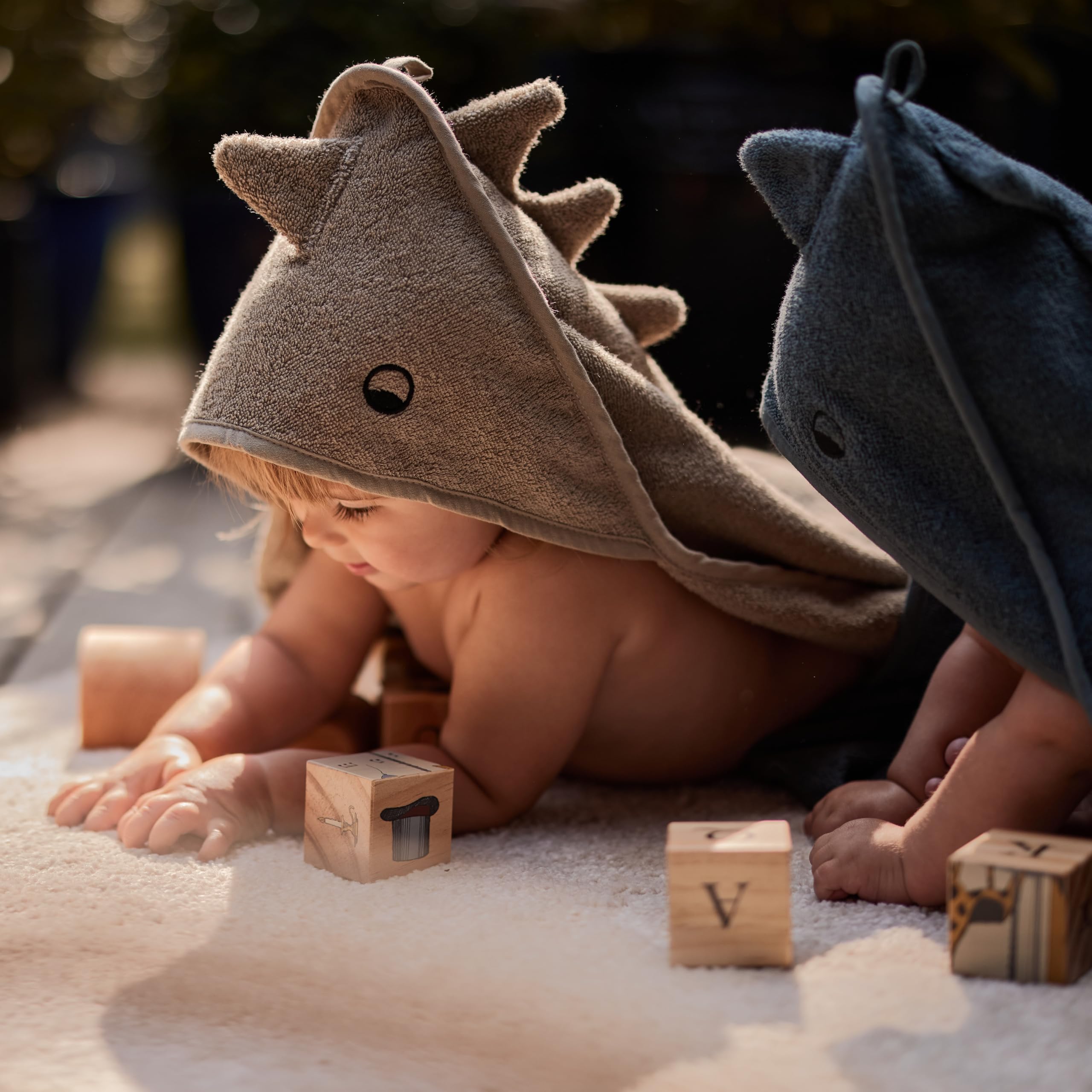 Denmark - Premium Bio-Baumwolle Baby-Badetuch - Kapuzenhandtücher für Kleinkinder und Babys für Neugeborene Mädchen und Jungen - Super weich und saugfähig, 32x32 (Dino - Tradewins)