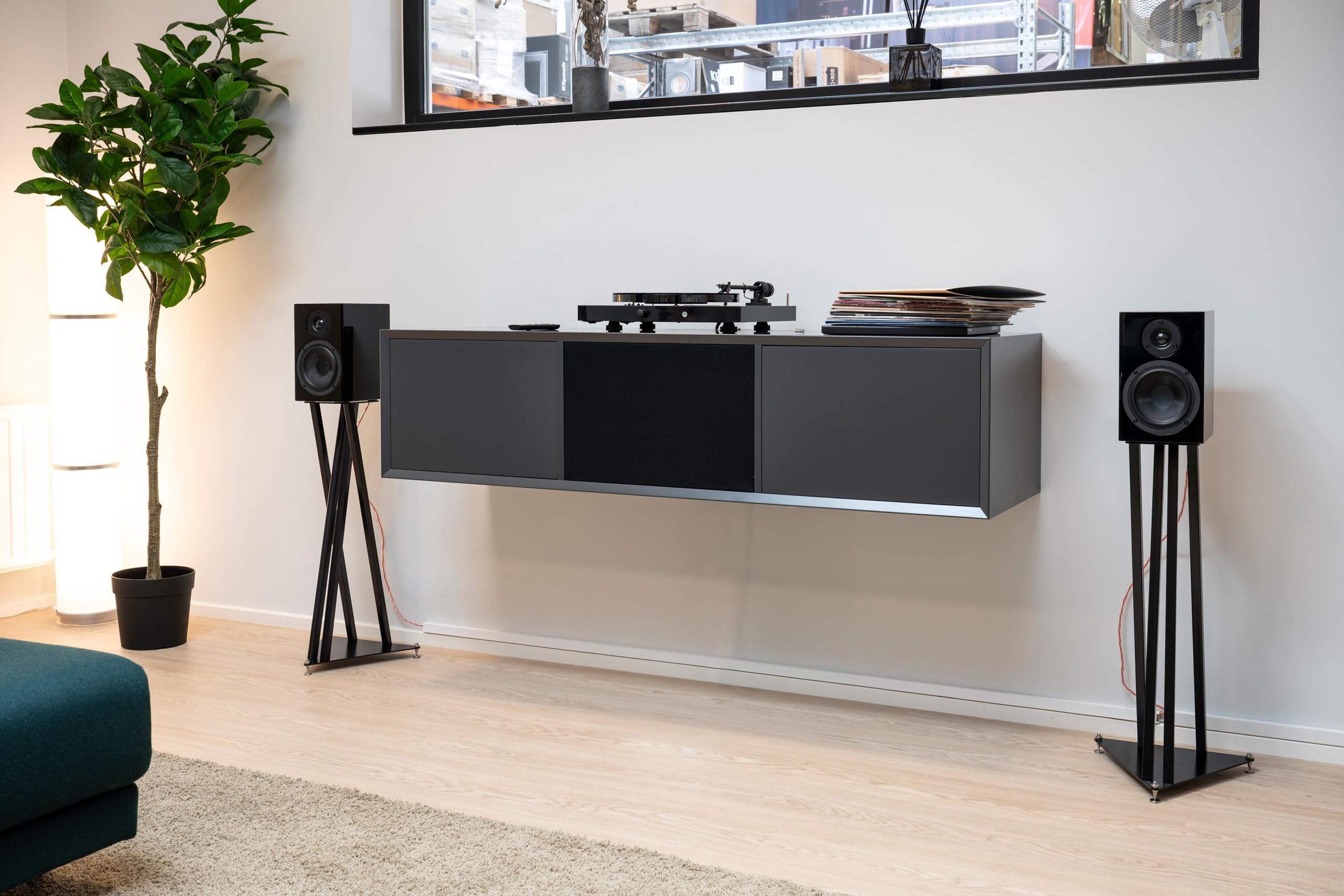 Pro-Ject Juke Box E1 HiFi Set, Audiophiles Plattenspielersystem mit Lautsprechern, BT Streaming, Line Input, Fernbedienung (Schwarz)