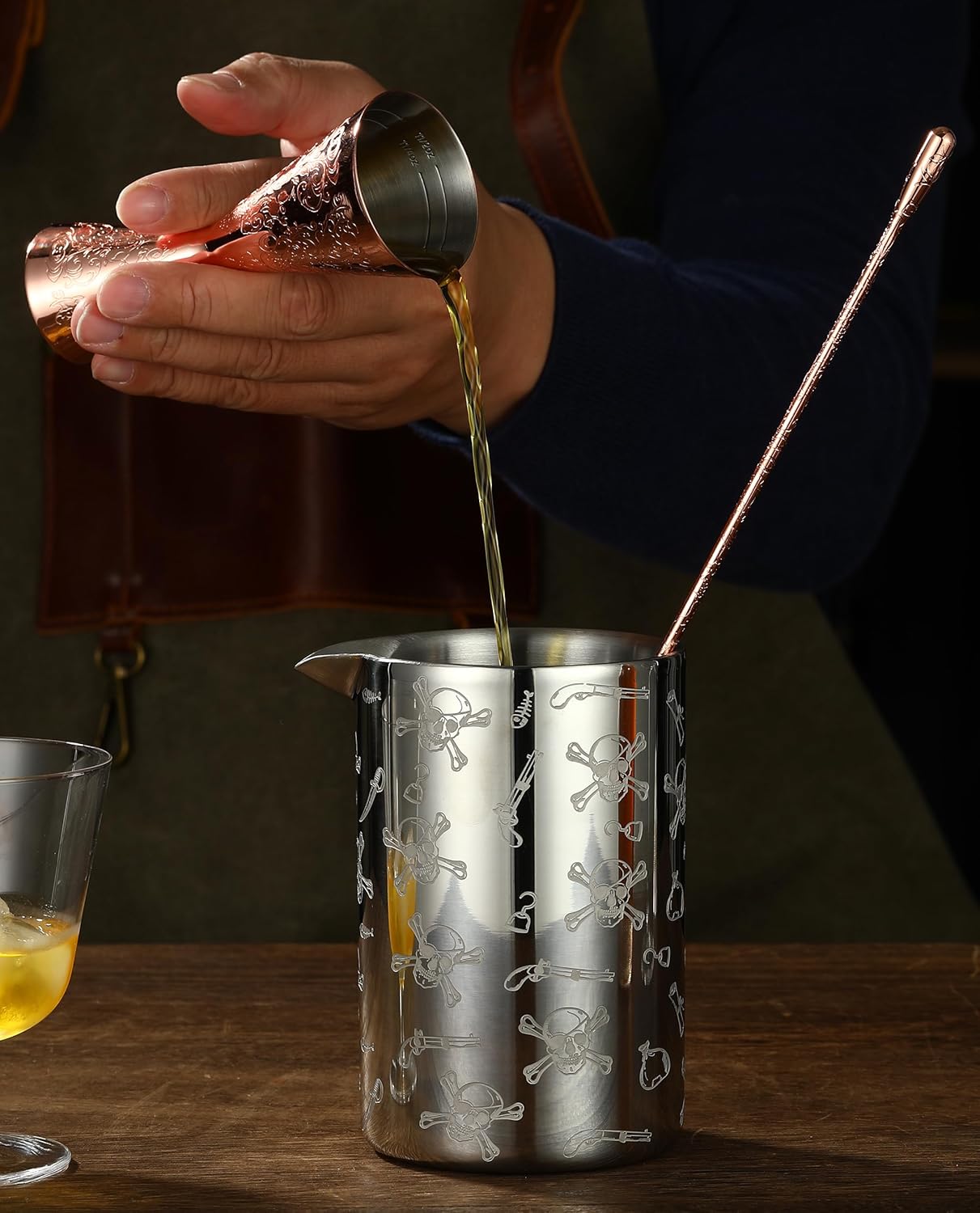 Etched 18oz Cocktail Mixing Glass, Stirring Glass, Mixing Tin,Bar Mixing Pitcher Double-walled and Vacuum Insulated for Temperature Consistency (Skull)