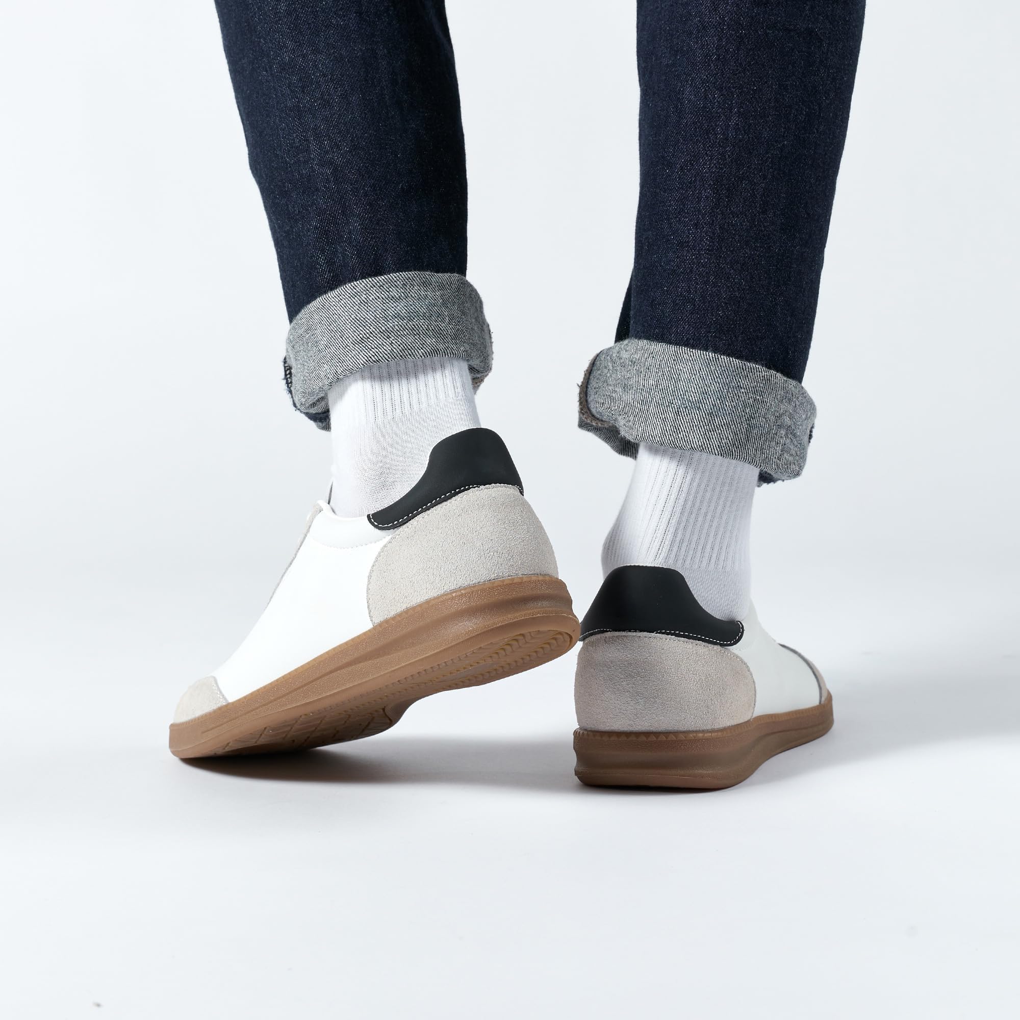 Classic Couple Slip Resistant and Fashionable Shoes, Casual and Fashionable Lace Up Skateboarding Shoes, Outdoor Flat Bottomed Sports Shoes White