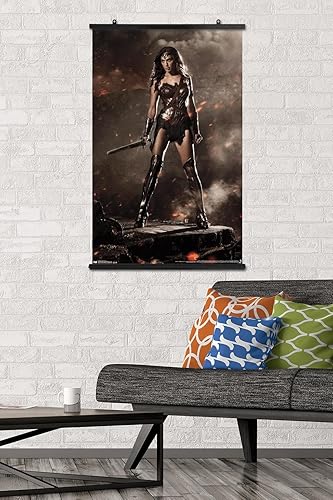 Miniatura 2 de Trends International DC Comics Movie-Batman v Superman-Wonder Woman Wall, 22.375 x 34 pulgadas, paquete de póster y clip premium Paquete de póster