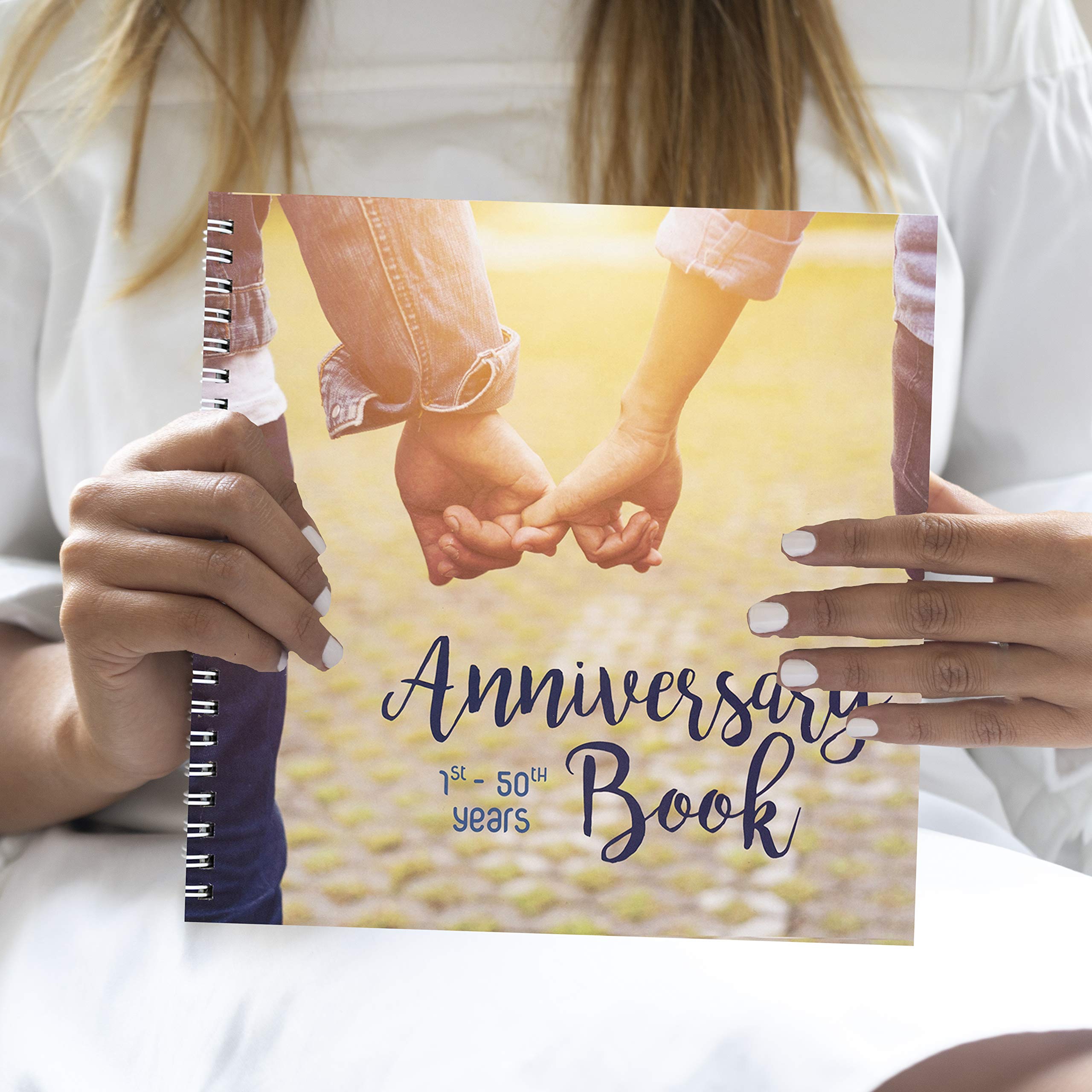 Erinnerungsbuch zum Hochzeitstag – ein Hardcover Tagebuch zum Dokumentieren von Jubiläen vom 1. bis zum 50. Jahr, einzigartiges Geschenk für Paare für Sie und Ihn, personalisiertes Hochzeitsgeschenk