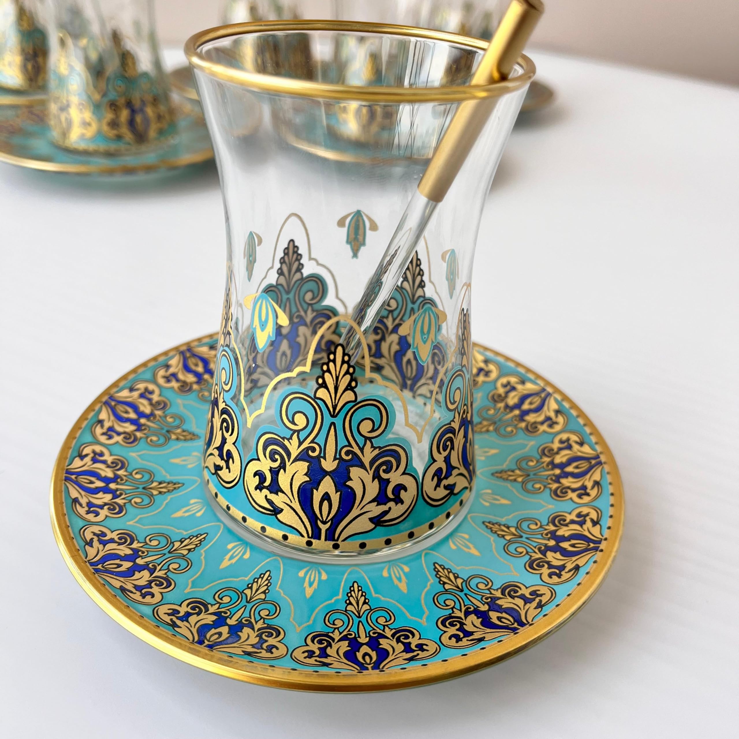 Vasos de té turco hechos a mano con platillos, tazas de té turco antiguas, juego de 6 vasos de té vintage, vasos de té árabe, vasos elegantes árabes para fiestas de mujeres, vidrio persa y