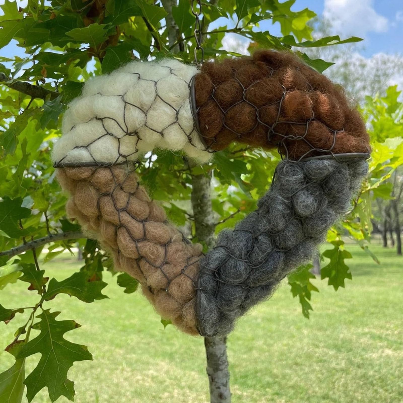 Nido de pájaro de hierro de fibra de algodón en forma de corazón recargable para jardín, hábitats de vida silvestre, decoración de jardín, patio, decoración de vida silvestre al aire libre