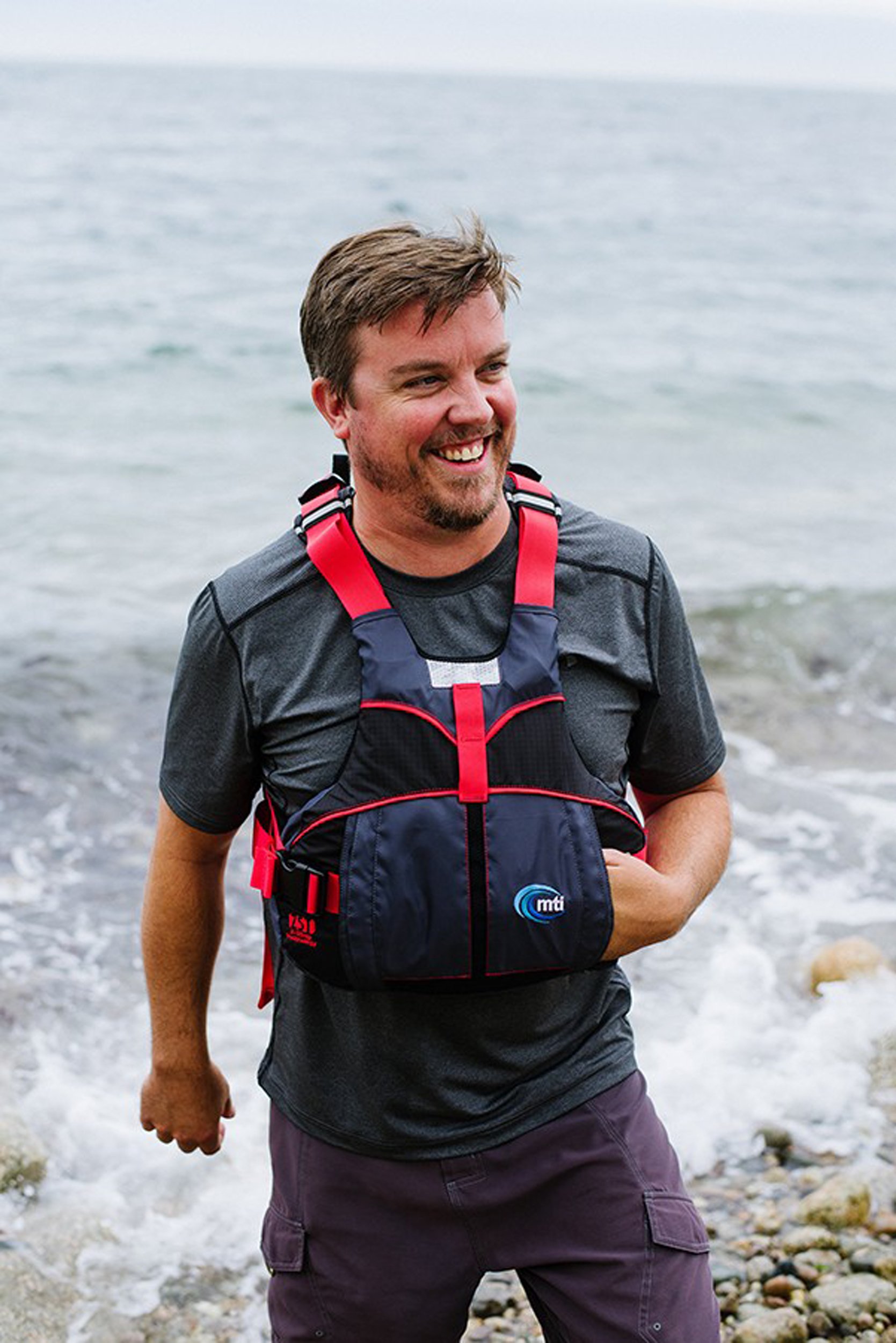 Amazon | MTI Adventurewearカスケードライフジャケット XL ブラック