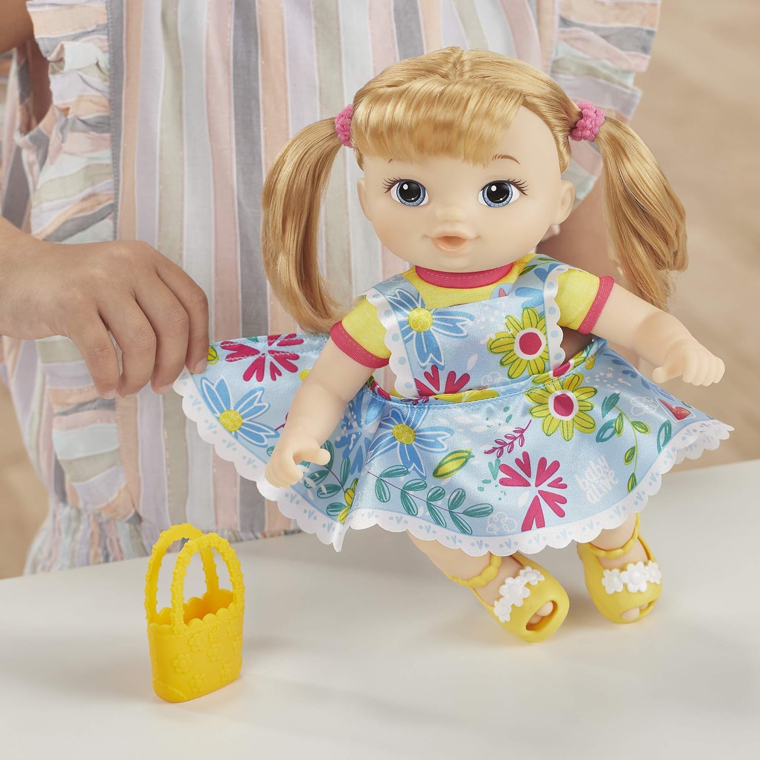 Littles by Baby Alive Little Styles, Fun in The Sun Outfit for Littles Dolls, Brown