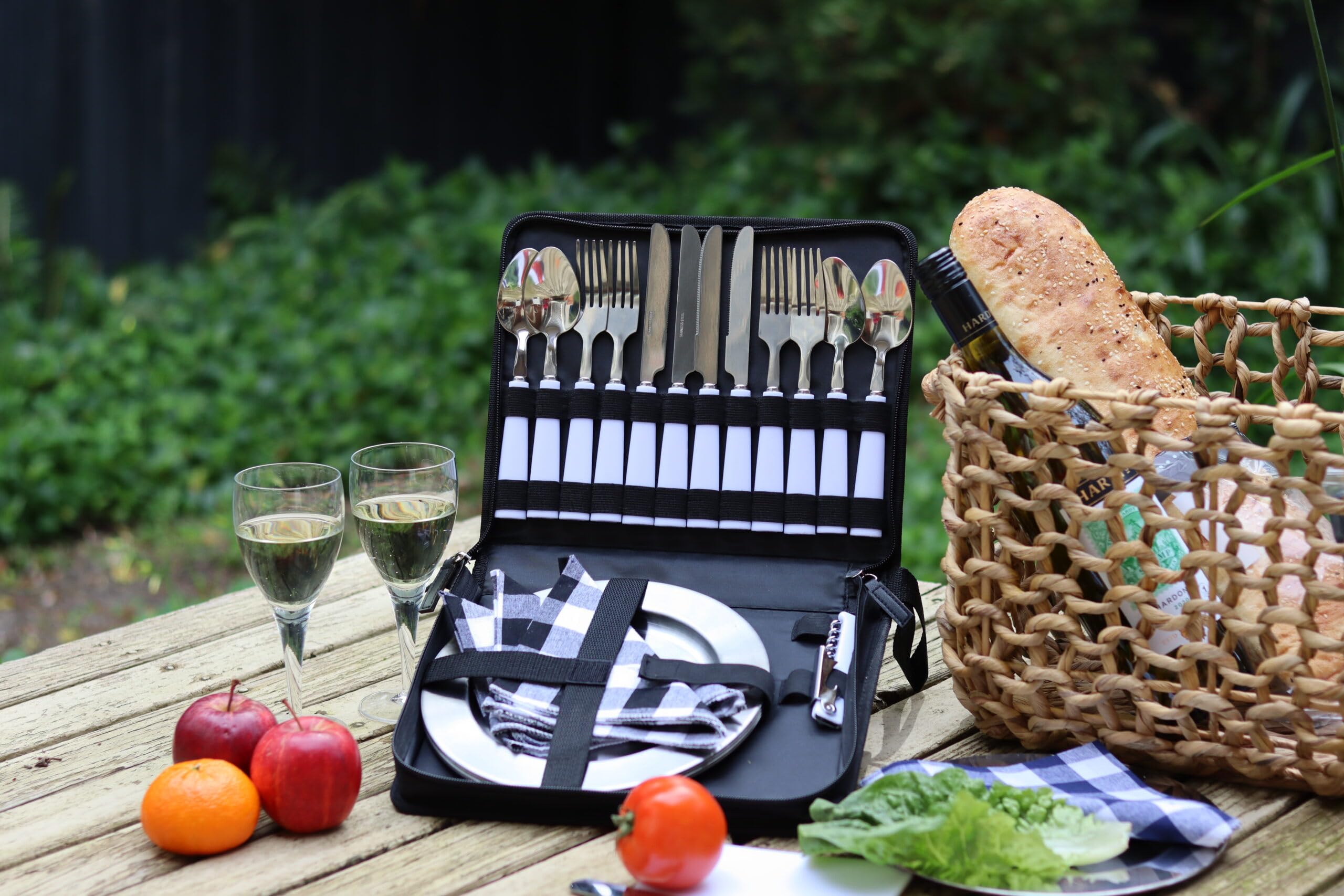 Ensemble d'argenterie de camping avec étui, 23 pièces avec assiettes en acier inoxydable, ensemble de pique-nique pour 4, ensemble d'argenterie de voyage, ensemble de couverts portables
