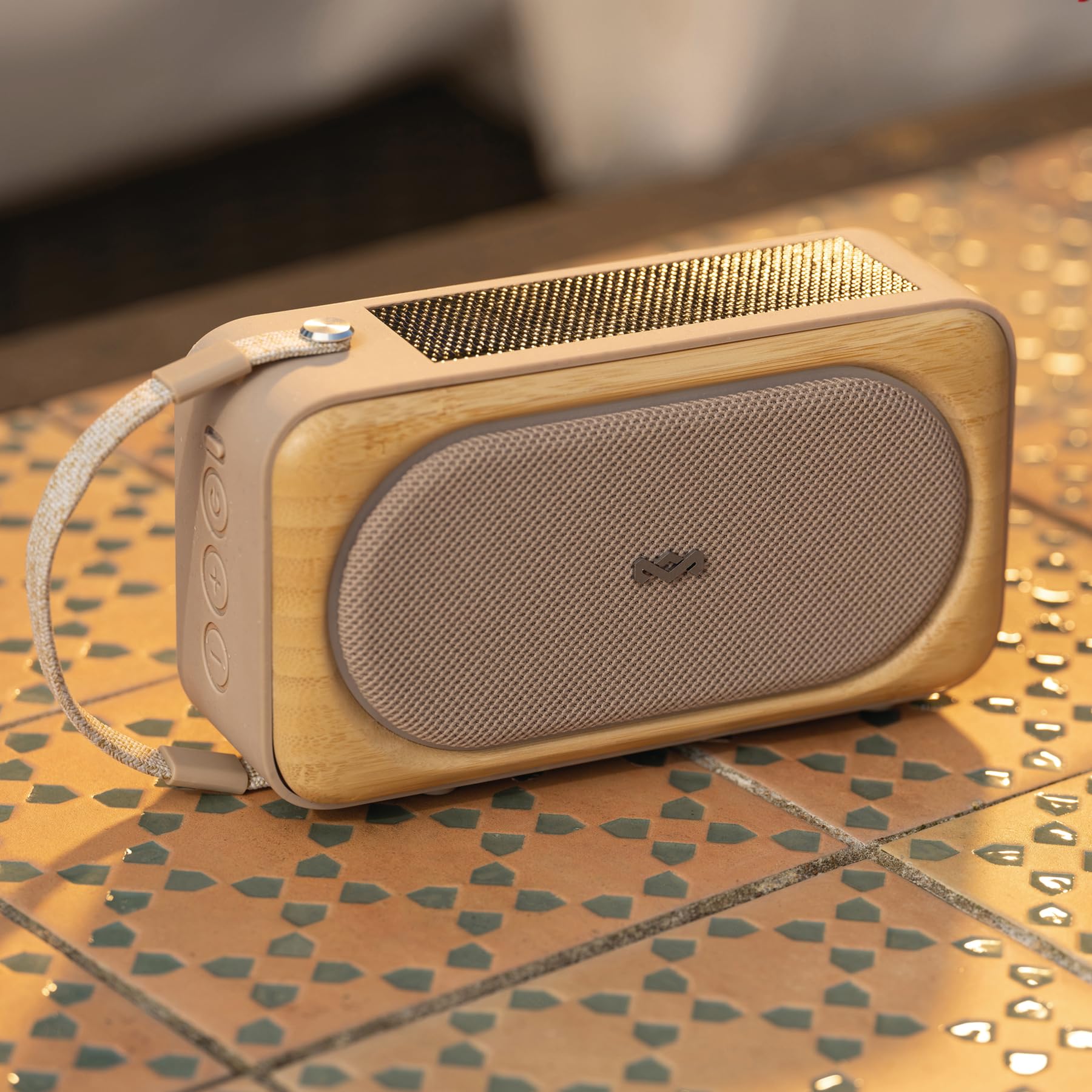 House of Marley Roots Solar Altoparlante Bluetooth Portatile - Crema | Piccolo per Viaggi & Outdoor, IP67 Impermeabile, 14 Ore di Autonomia, Altoparlanti Wireless per Telefono