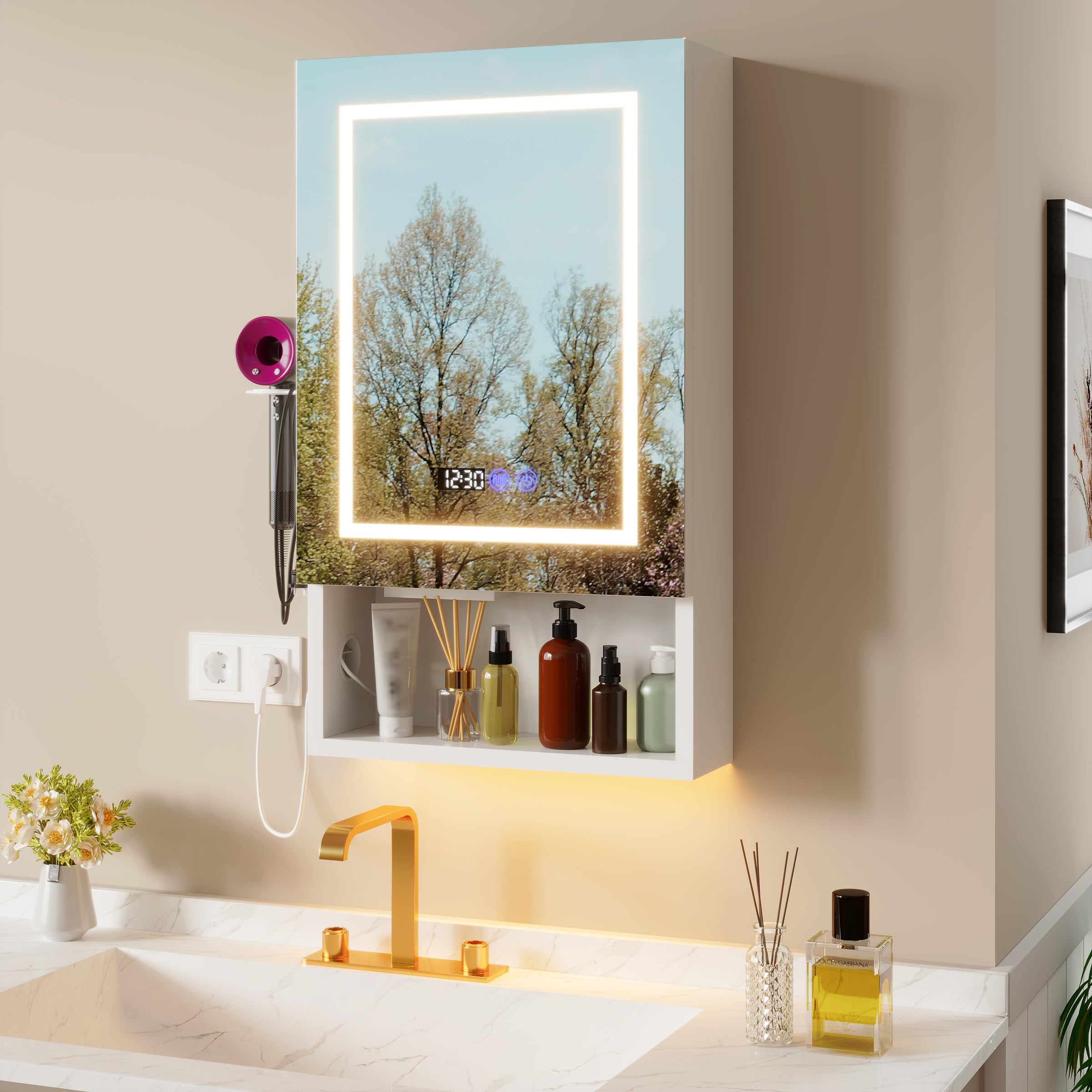 Armario Baño con Espejo LED iluminación y Función de desempañadora Armario Baño Espejo de Pared con reloj y pantalla de temperatura, Enchufe,4 compartimentos y Soporte para secador de Pelo,47x80x16cm