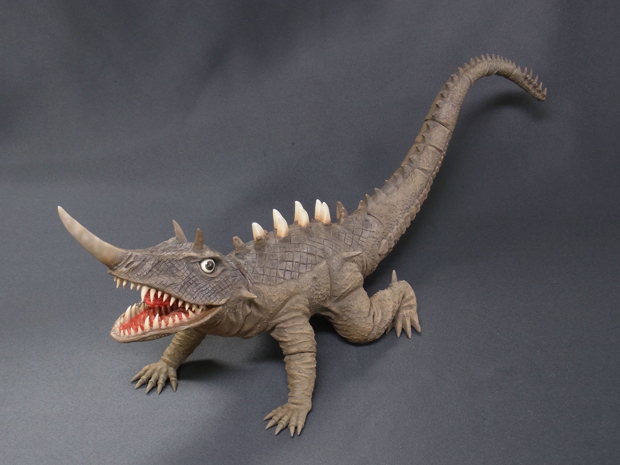 Amazon.co.jp: 大怪獣シリーズ 大映特撮編 バルゴン (PVC製塗装済み 