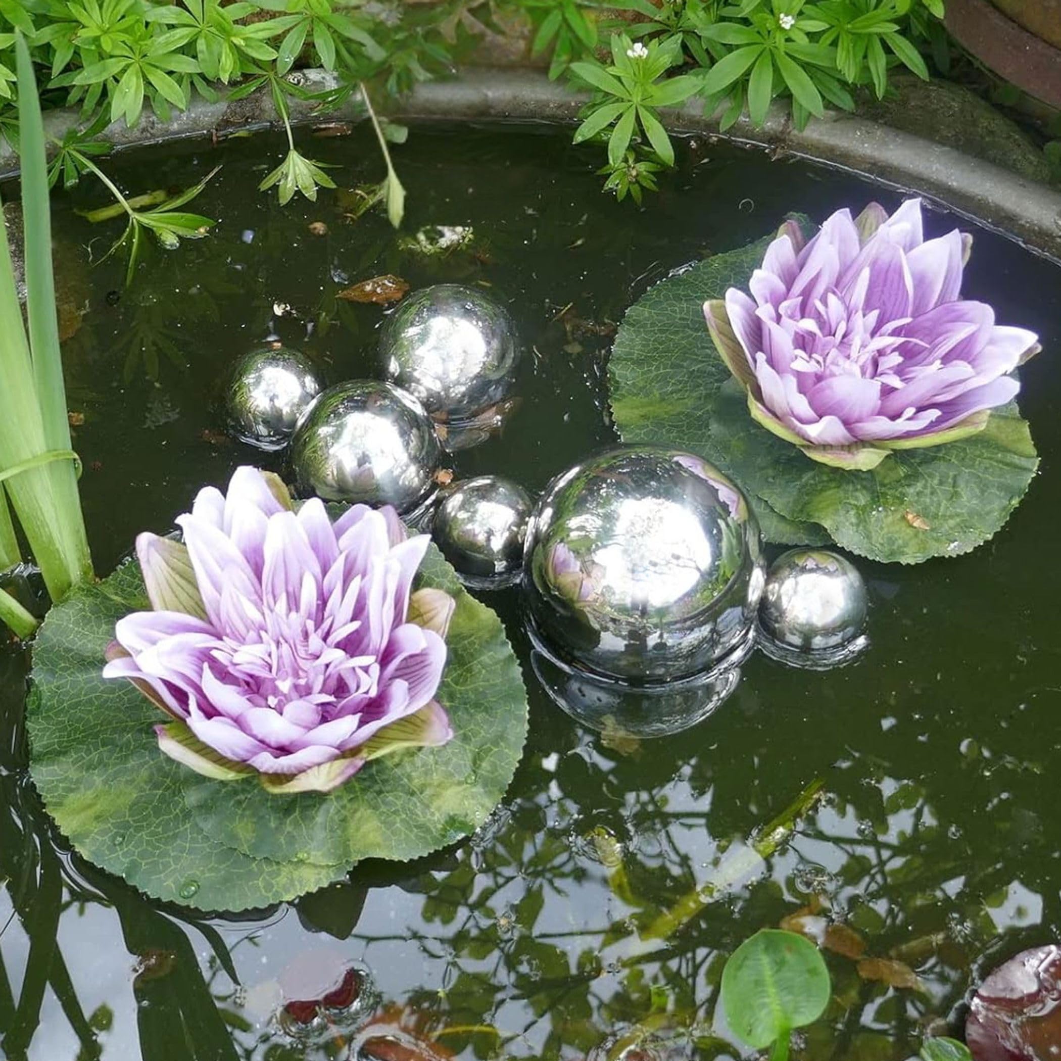 Storm's Gartenzaubereien Mini étang complet avec 2 nénuphars artificiels violets – Boules de bassin argentées