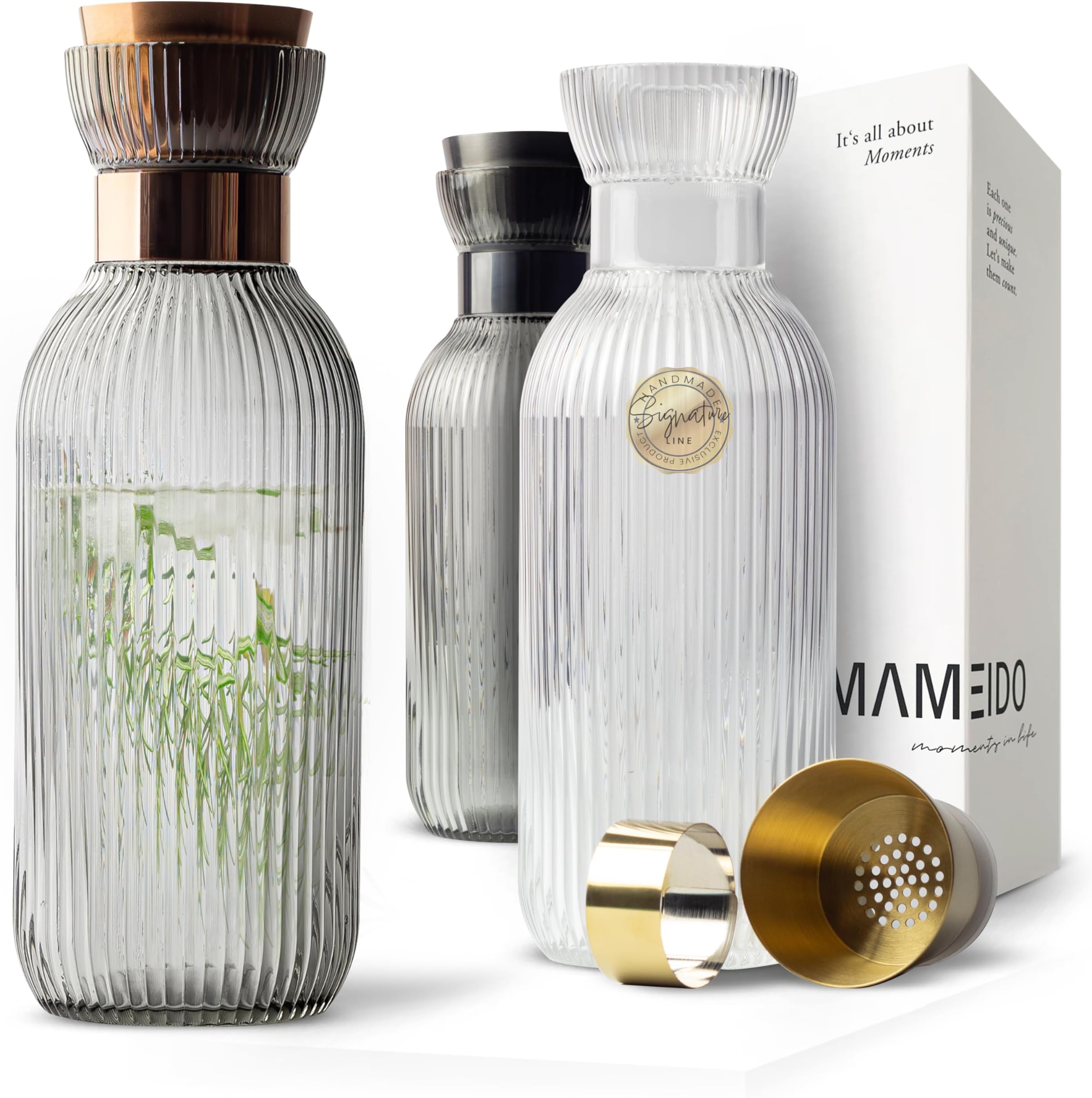 MAMEIDO Water Carafe 1l Glass Carafe with Lid & Sieve, Hand-Blown Water jug ​​with Noble Look for Special Occasions, carafes to give as a Gift (Smoke Copper, 1000ml)
