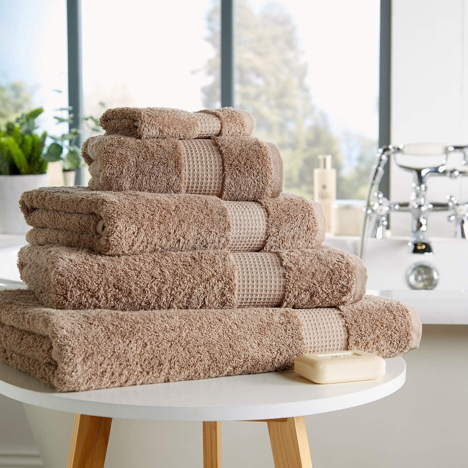 London Dream 100% Egyptian Cotton Jumbo Bath Sheets, 700 GSM Bath Towels, Extra Absorbent Thick Towel For Spa Hotel & Home (100 x 180 cm, 1 Piece, Natural)